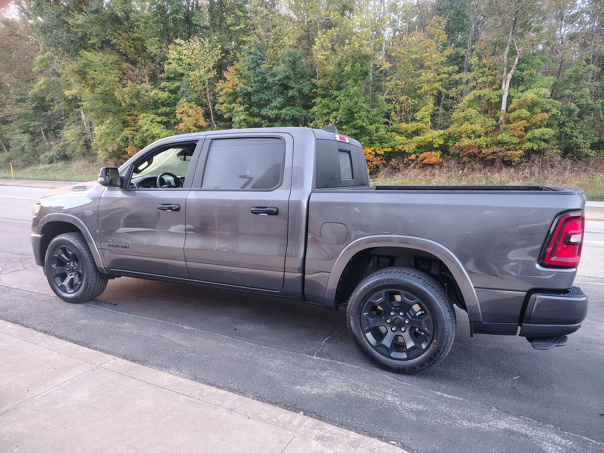 2027 Ram 1500 photo 8 of 40