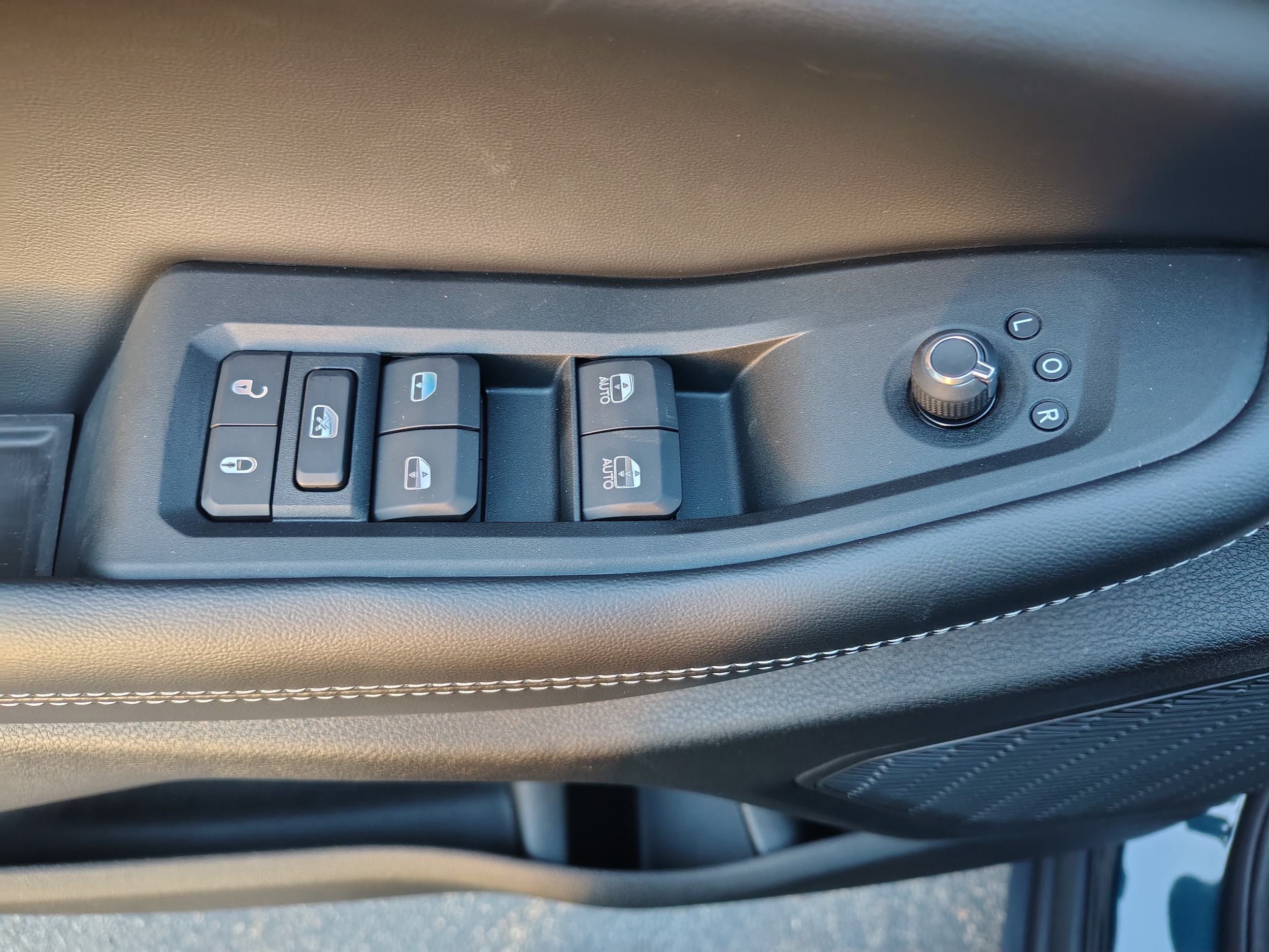 2027 Jeep Grand Cherokee photo 24 of 41