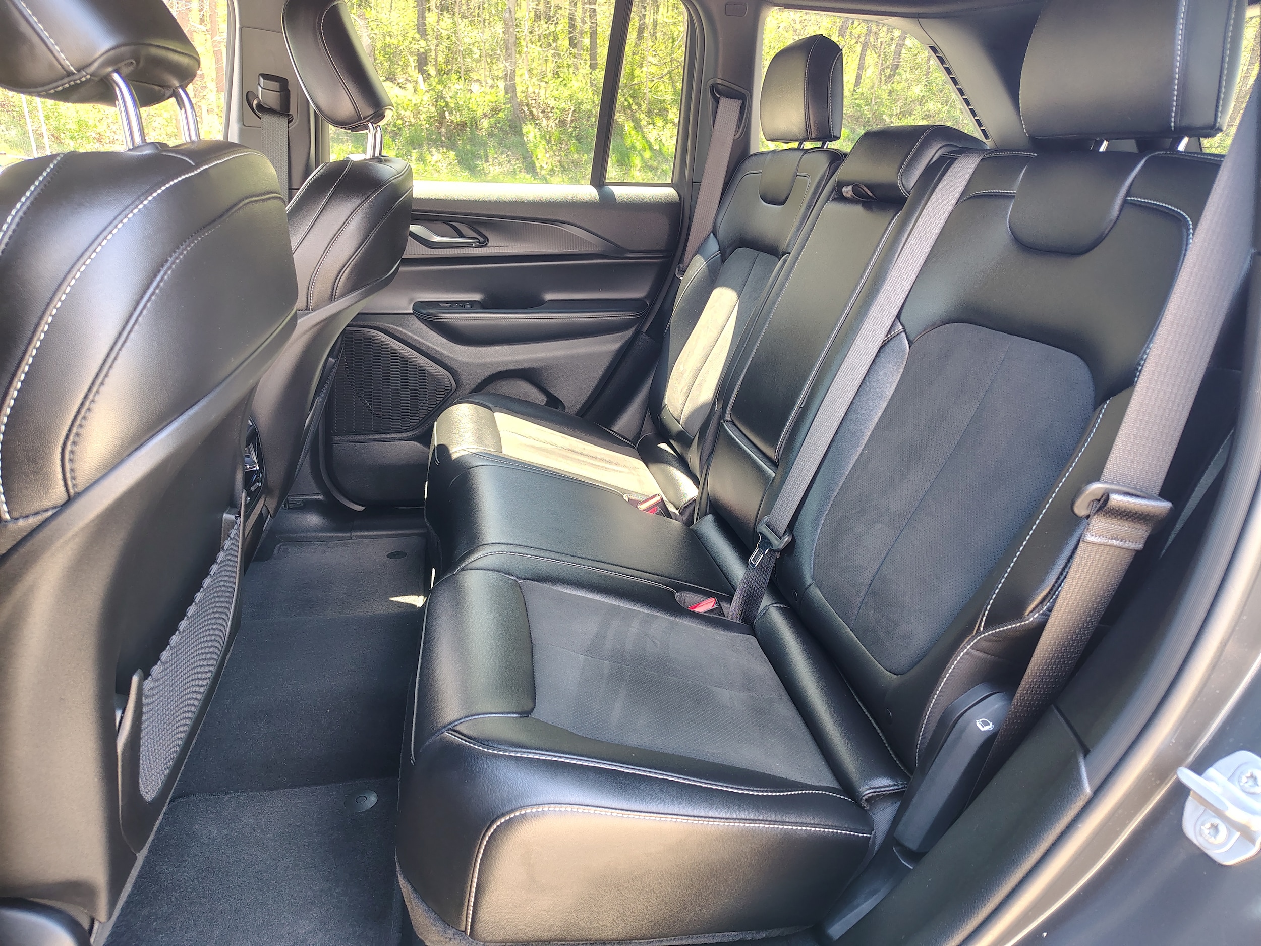 2025 Jeep Grand Cherokee Altitude X Baltic Gray Metallic Clearcoat at Solomon CJD Carmichaels