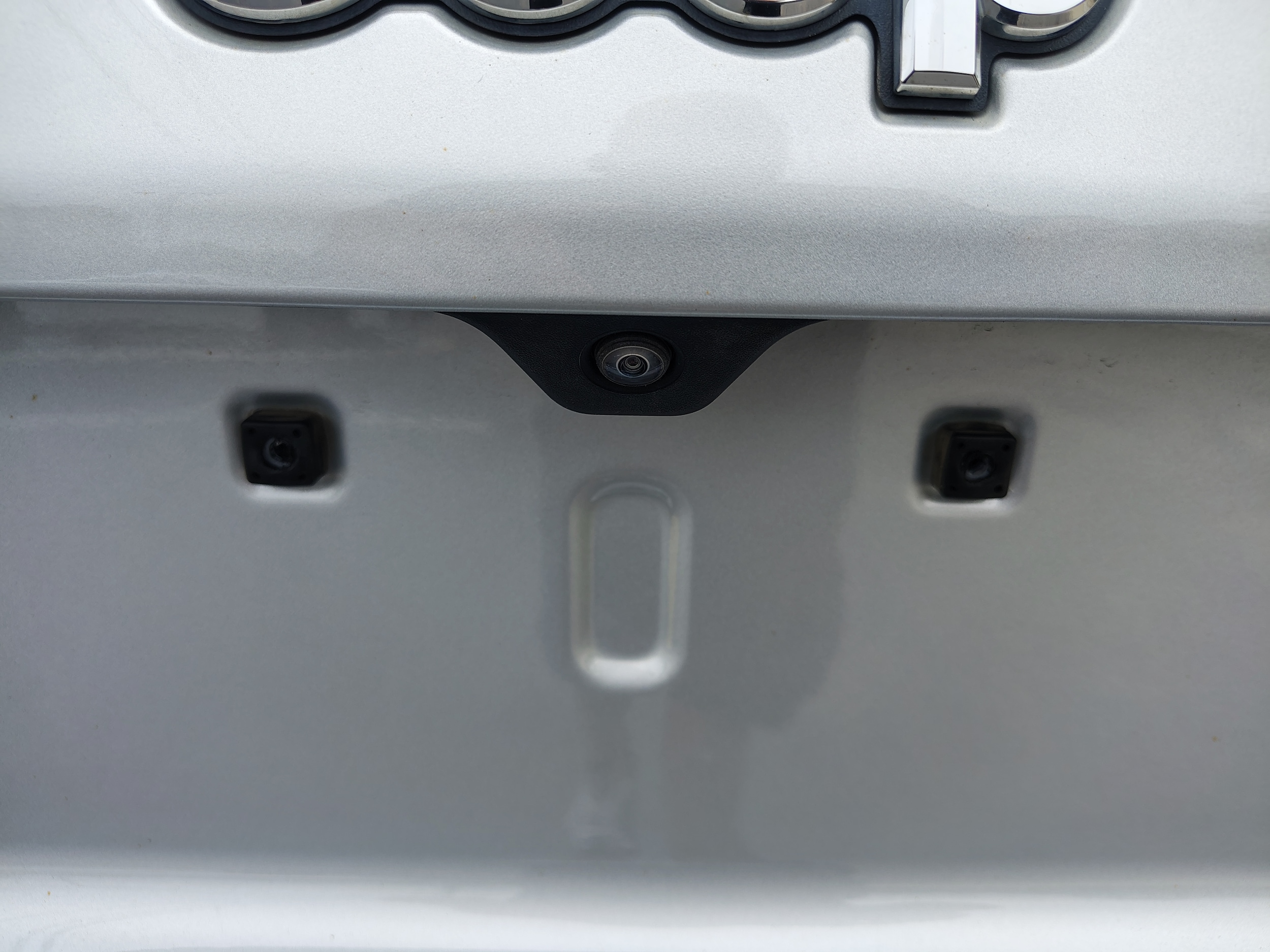 2024 Jeep Compass Limited Silver Zynith Metallic Clearcoat at Solomon CJD Carmichaels