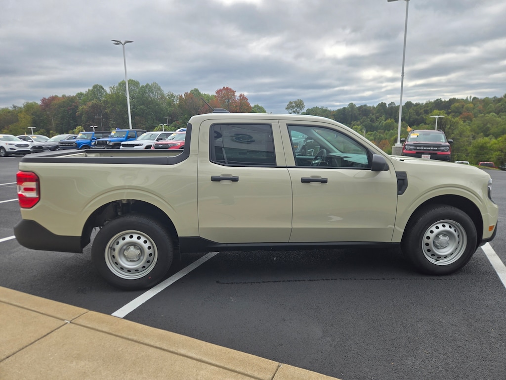 New 2025 Ford Maverick XL TRUCK