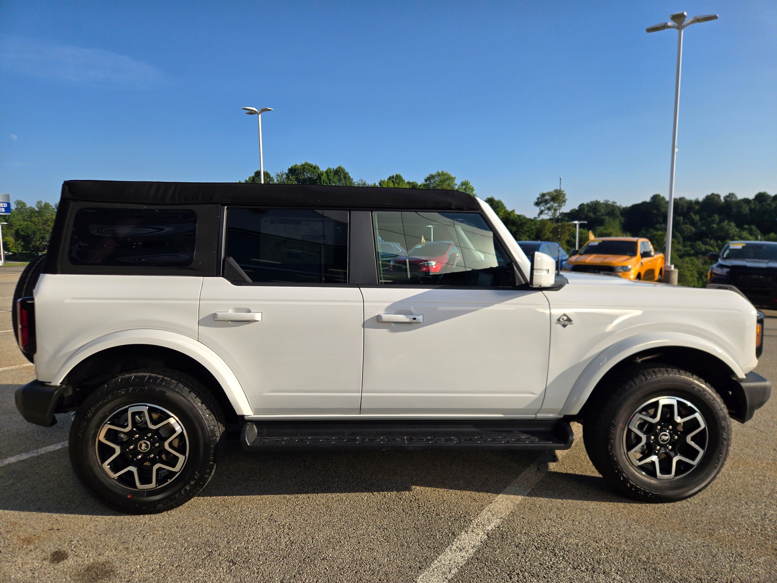 2025 Ford Bronco Outer Banks photo 4