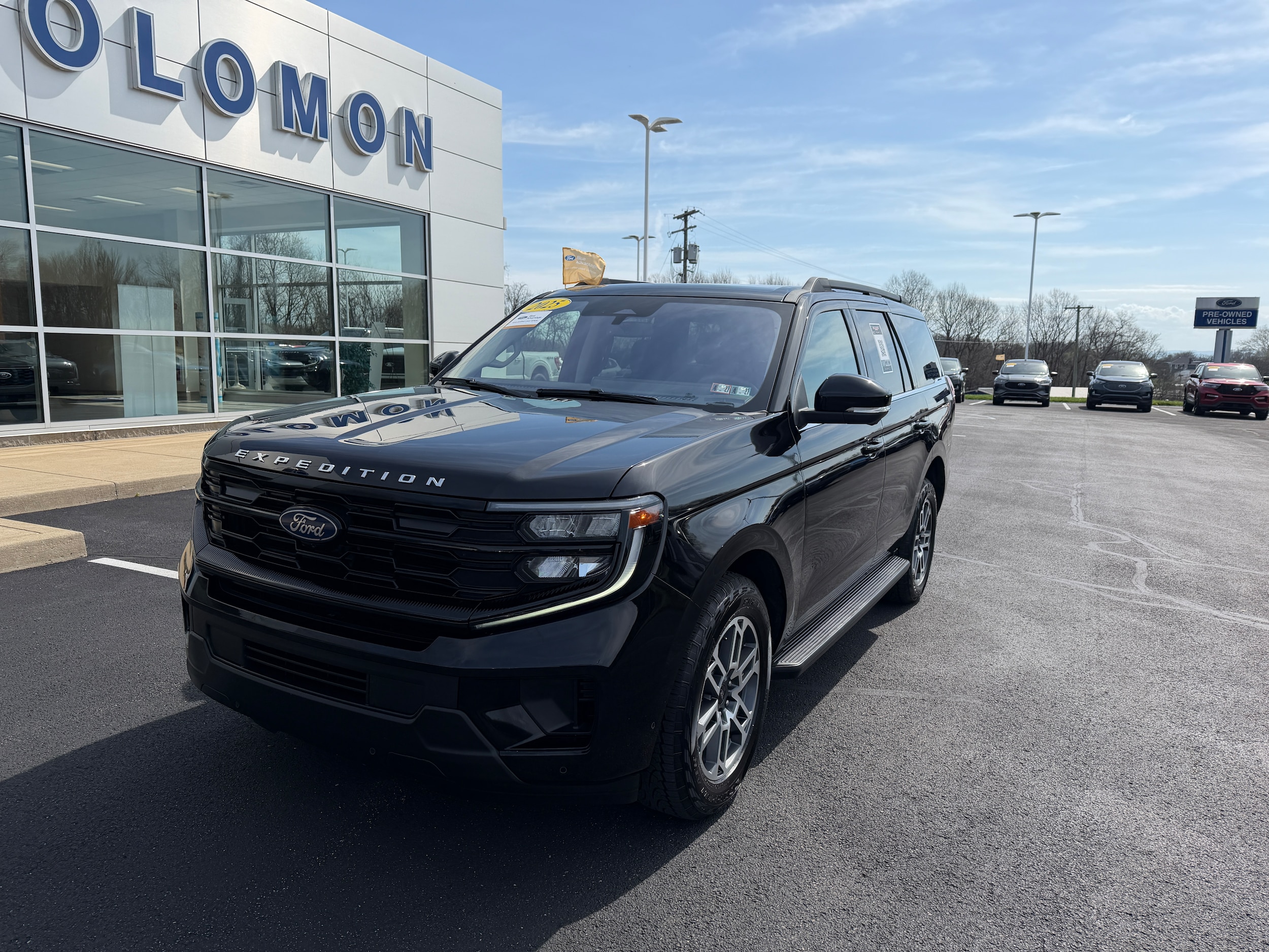 View vehicle photo 2