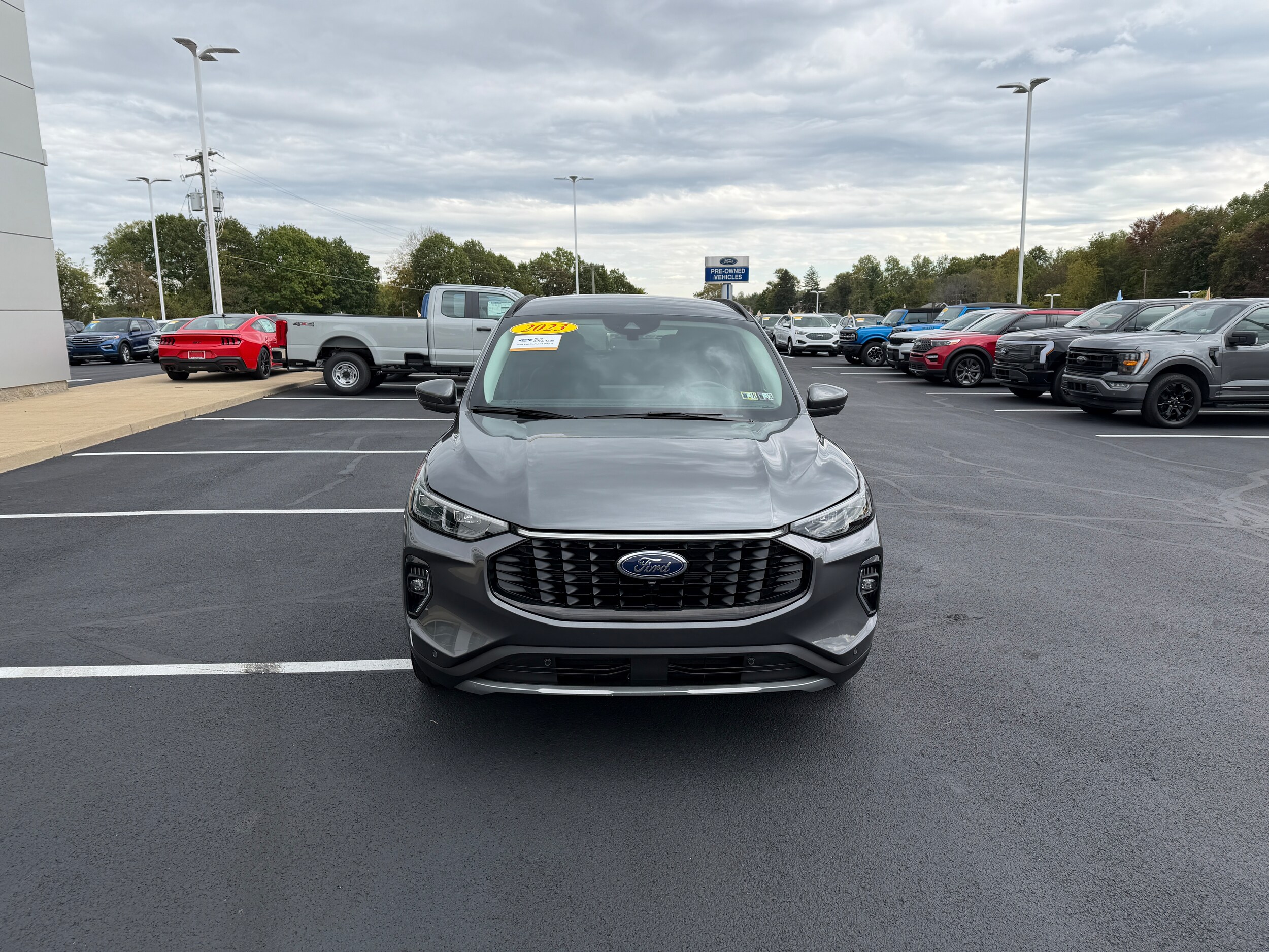 2023 Ford Escape Platinum photo 2