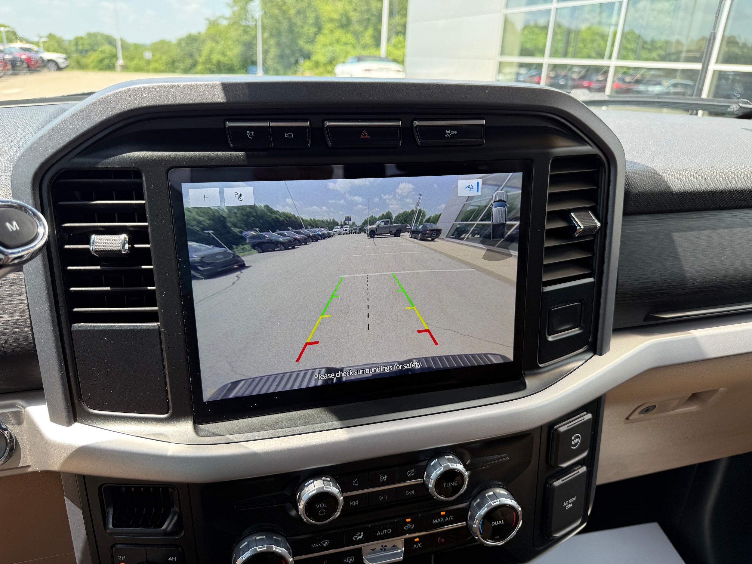 2023 Ford F-150 XLT - Photo 17