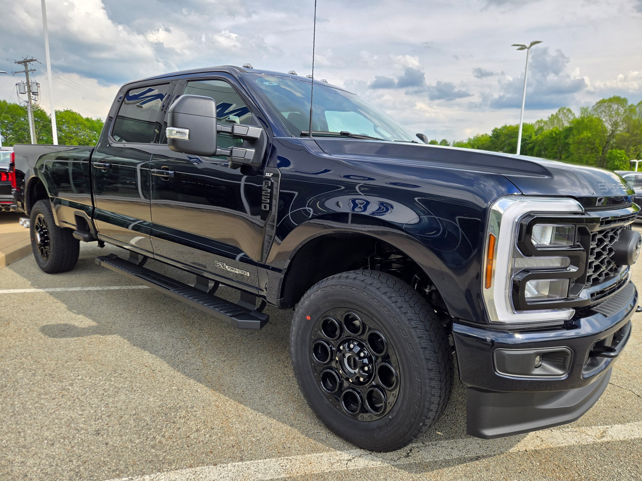 2025 Ford F-250 XLT photo 2