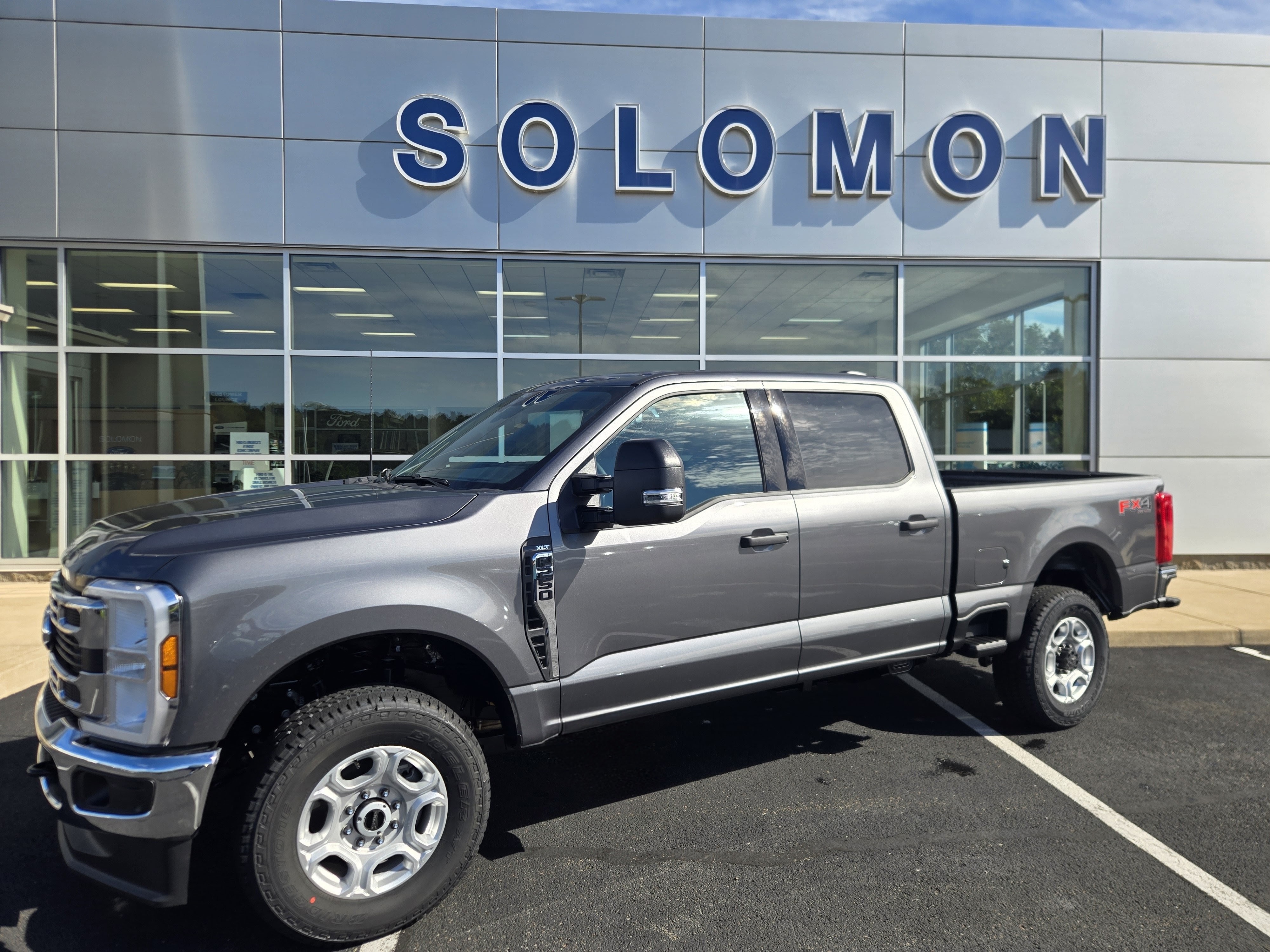 2027 Ford F-250 XLT TRUCK