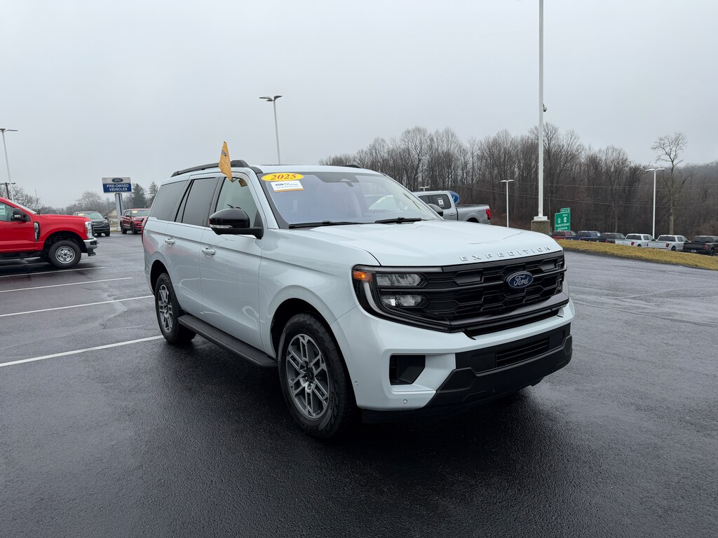 Certified 2025 Ford Expedition Active Active 4x4