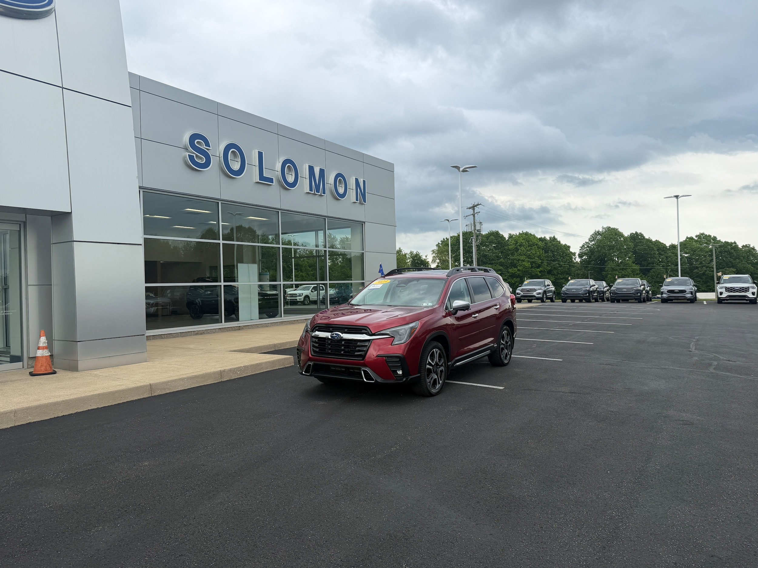 2023 Subaru Ascent Touring's photo