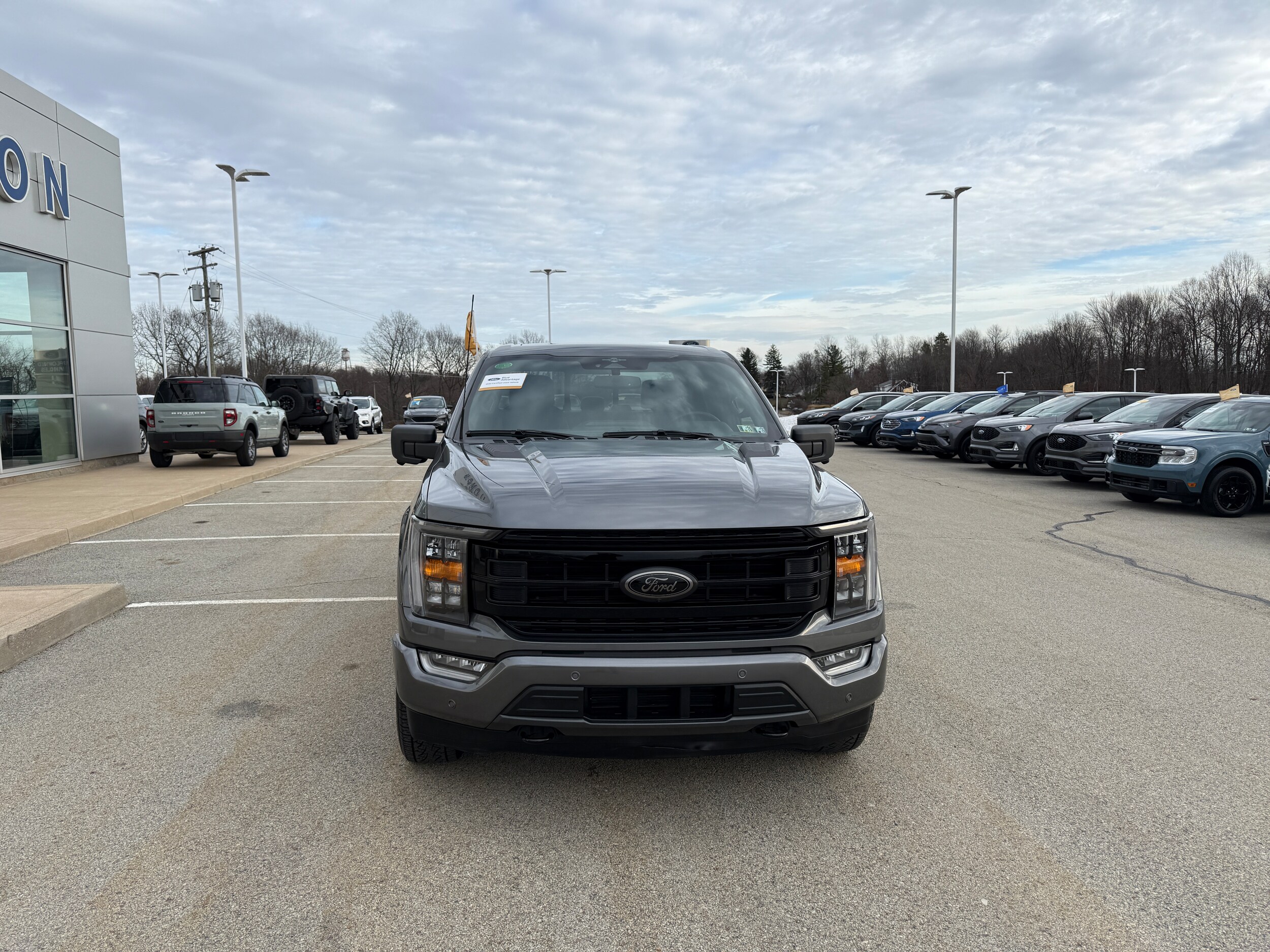 2023 Ford F-150 XLT photo 3