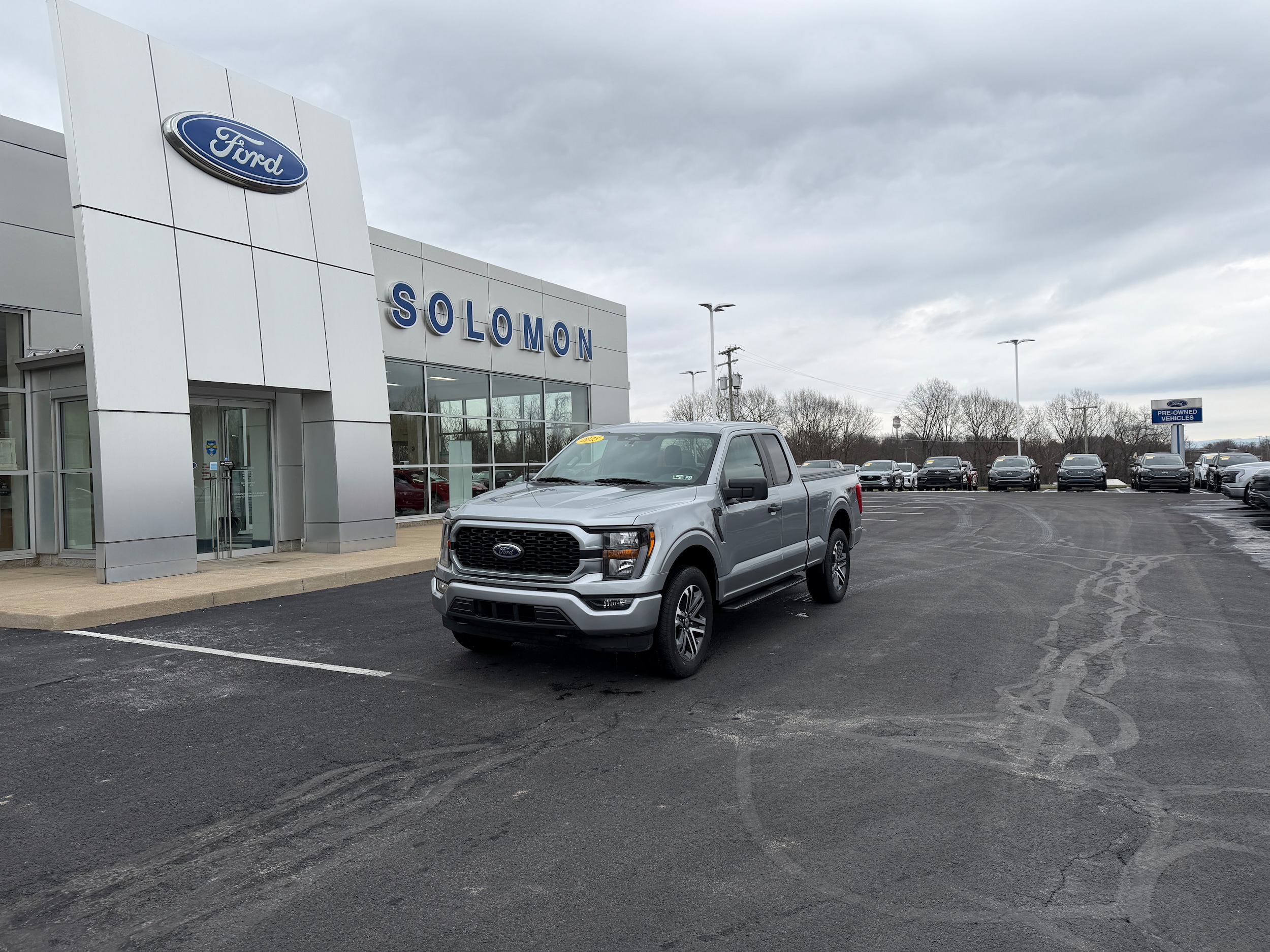 2023 Ford F-150 XL's photo