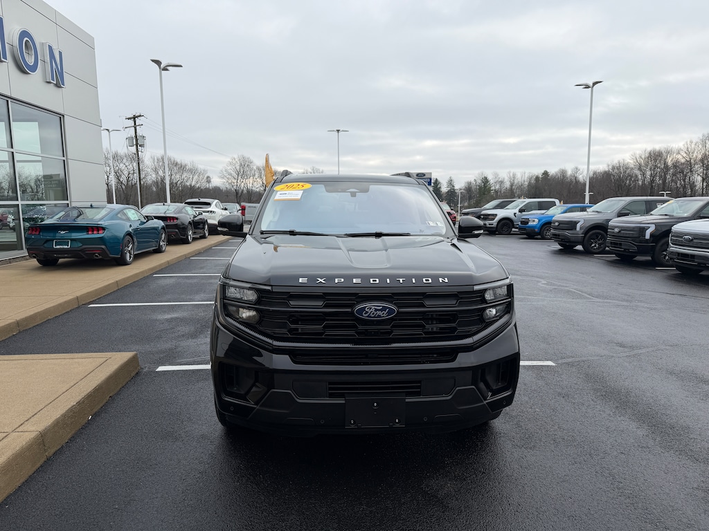 Certified 2025 Ford Expedition Active Active 4x4