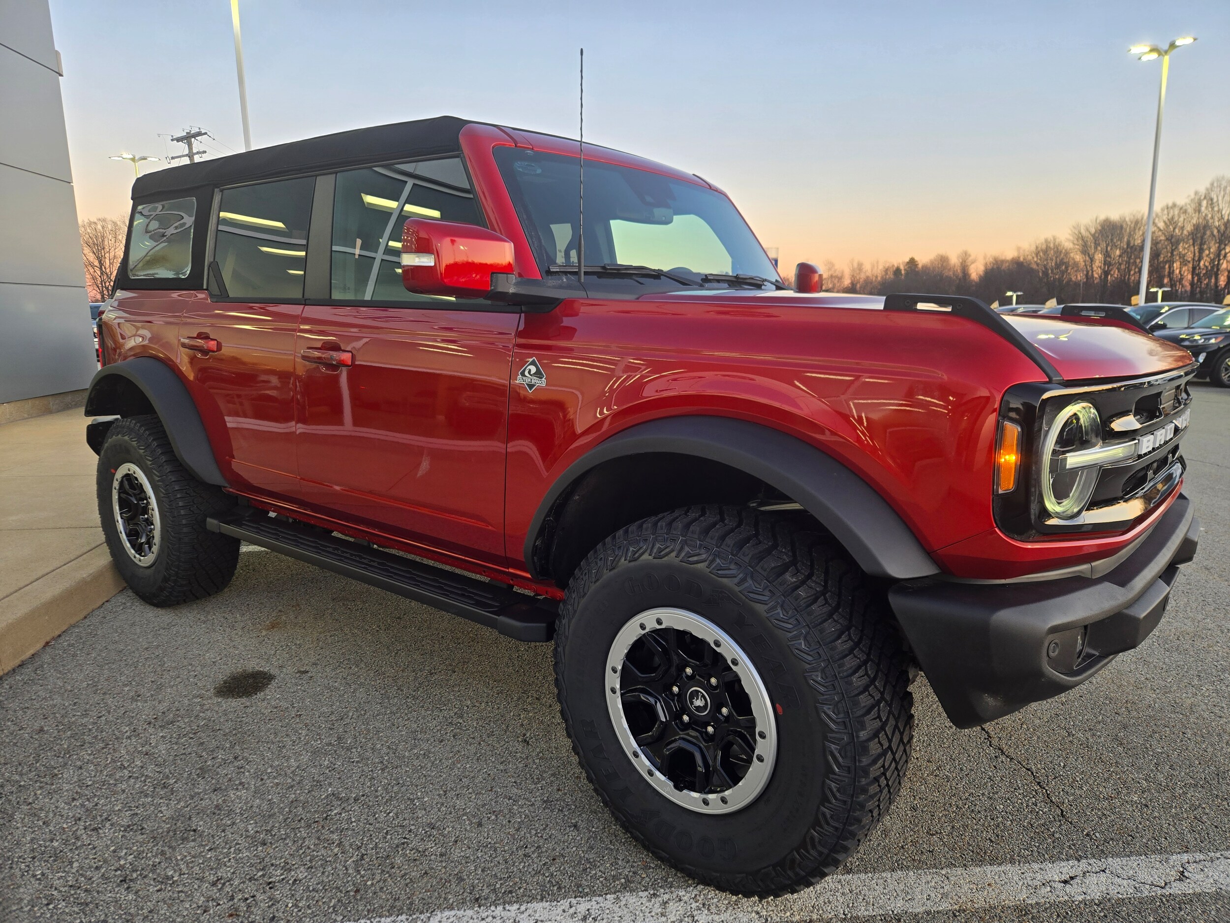 2024 Ford Bronco Outer Banks photo 2
