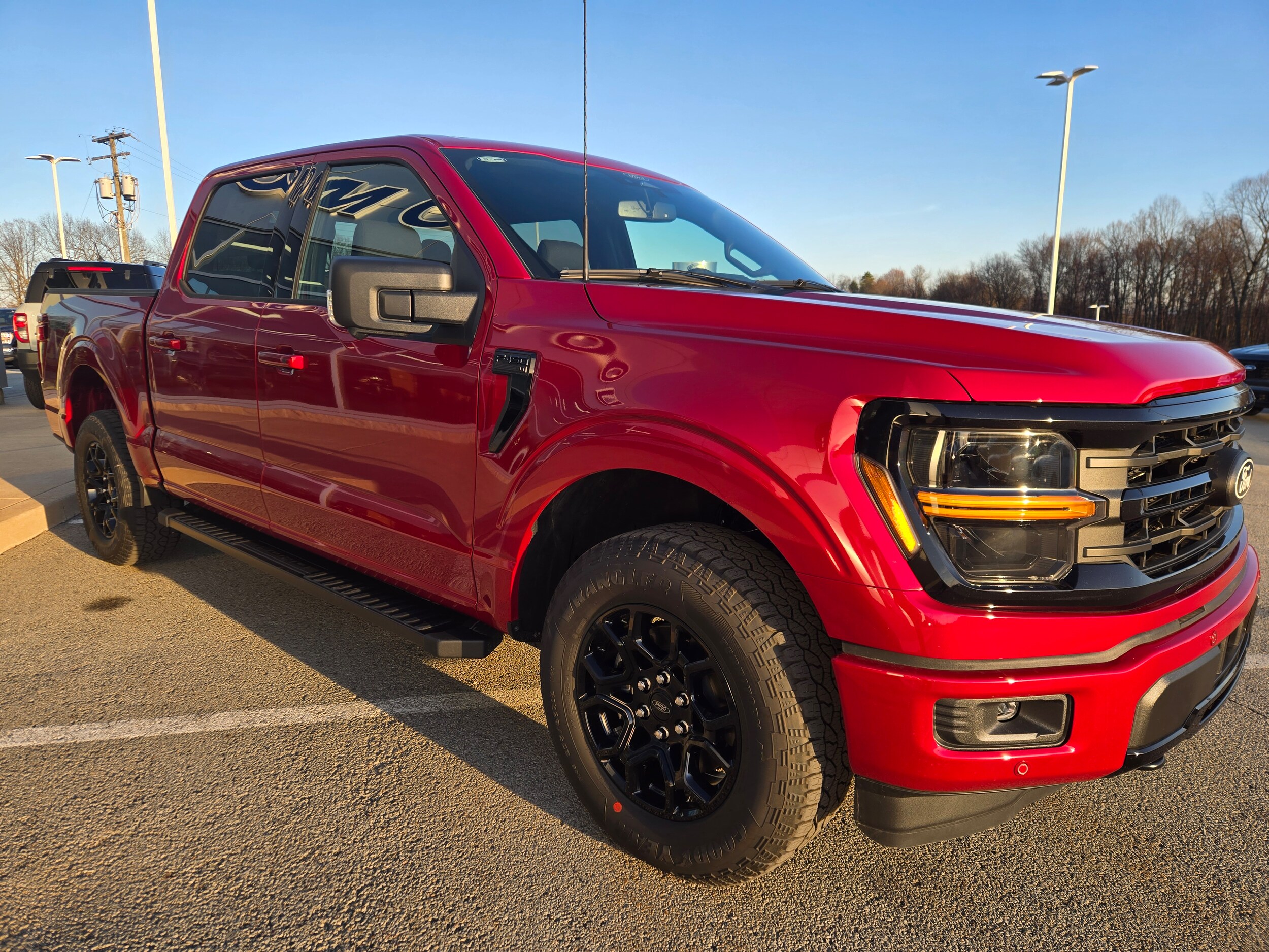 2025 Ford F-150 XLT photo 3