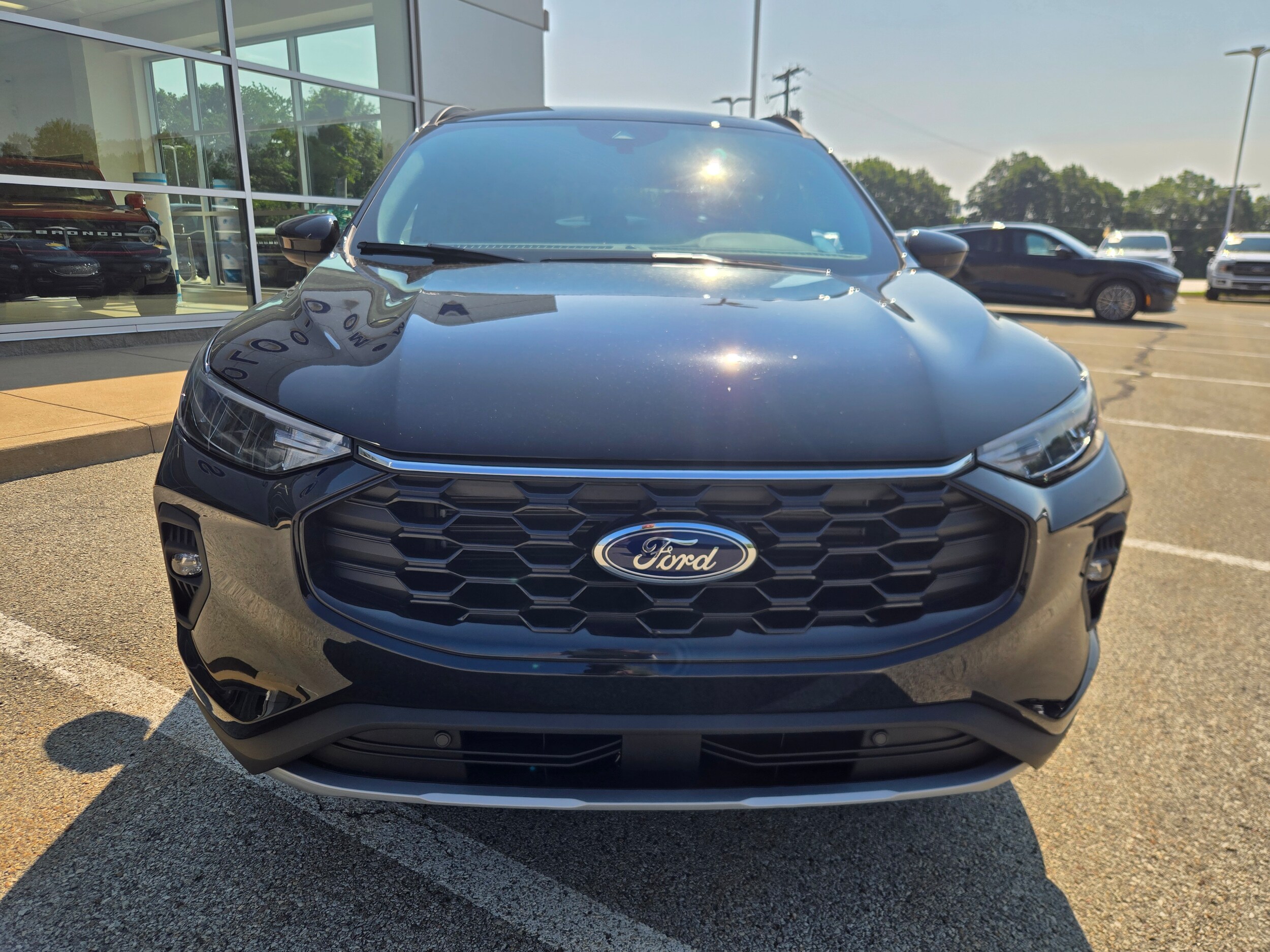2025 Ford Escape ST-Line Select photo 2