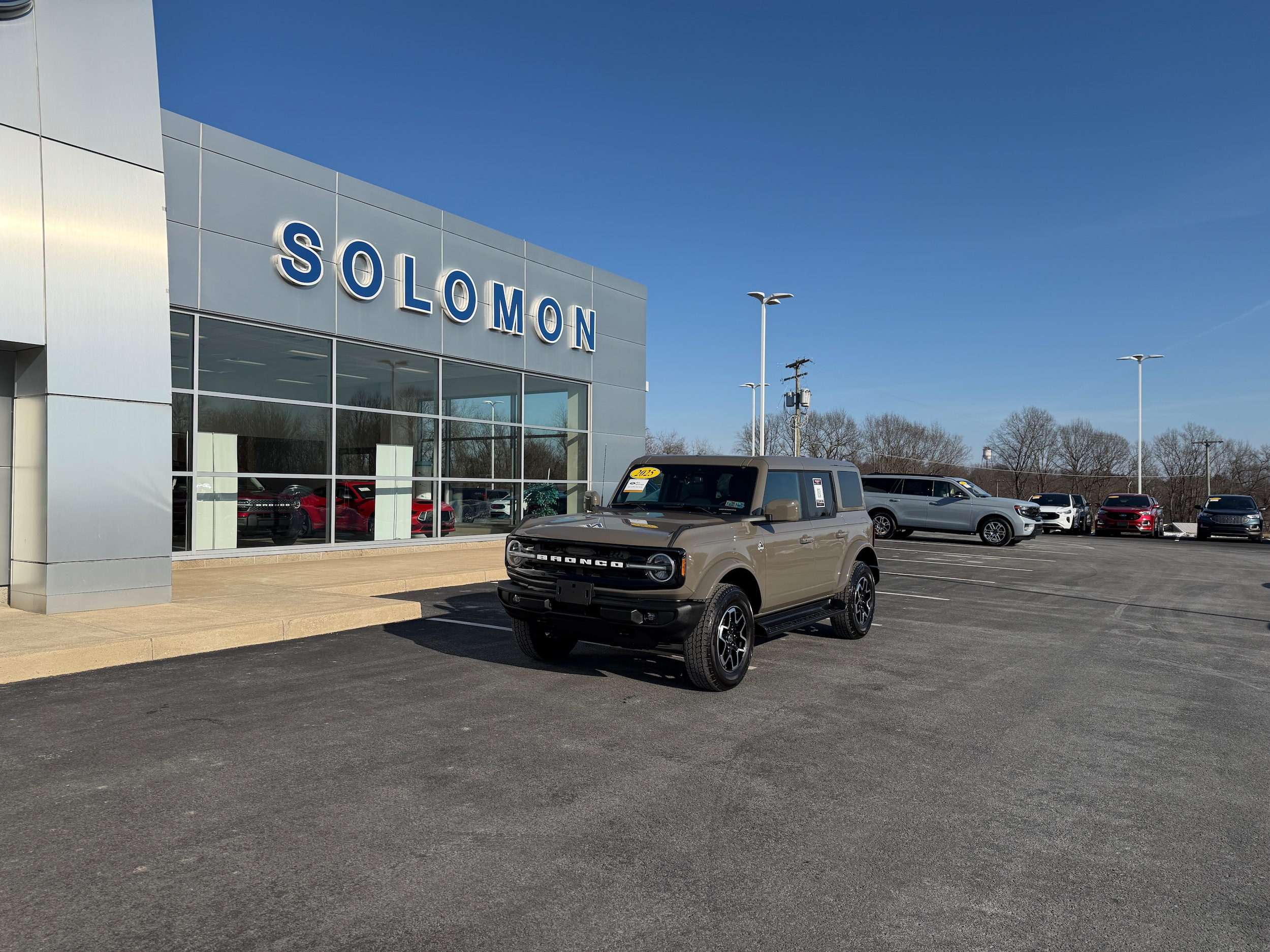 2025 Ford Bronco Outer Banks 4-Door 4WD