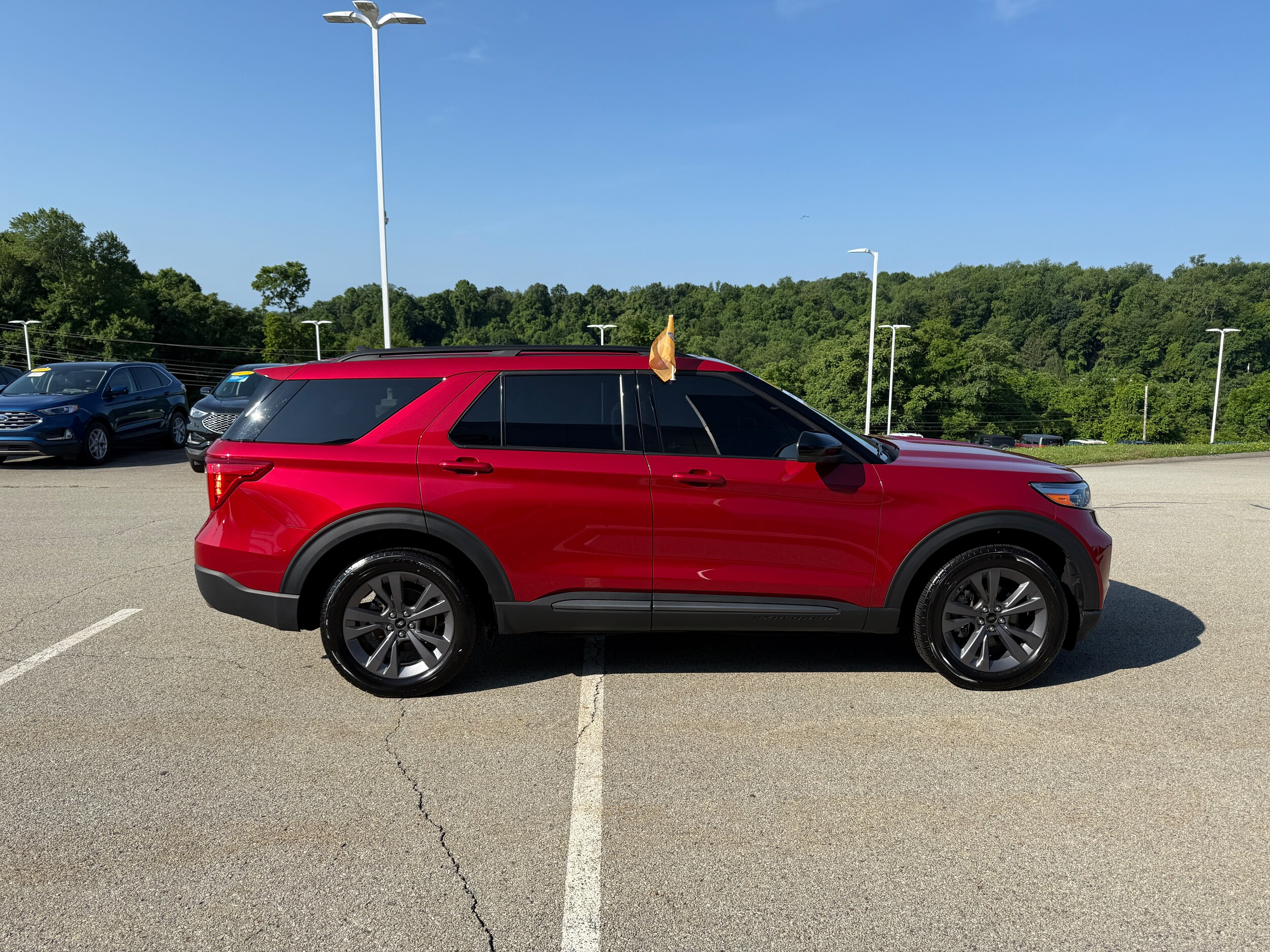 2023 Ford Explorer XLT photo 4