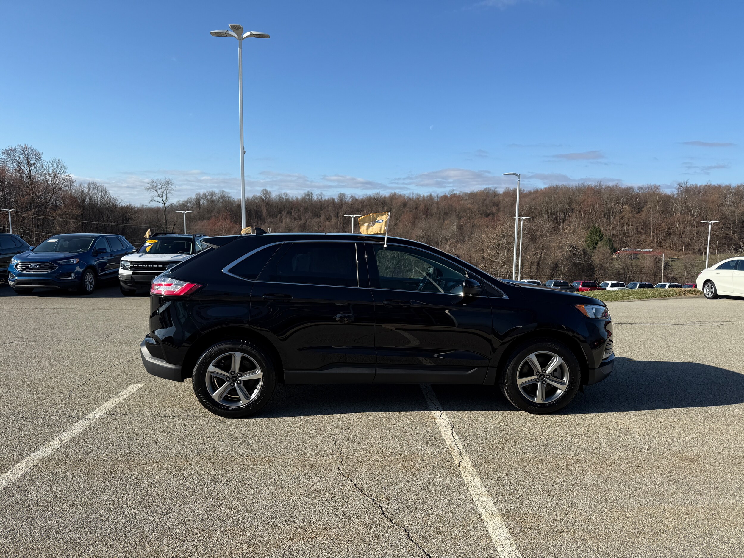 2023 Ford Edge SEL photo 4