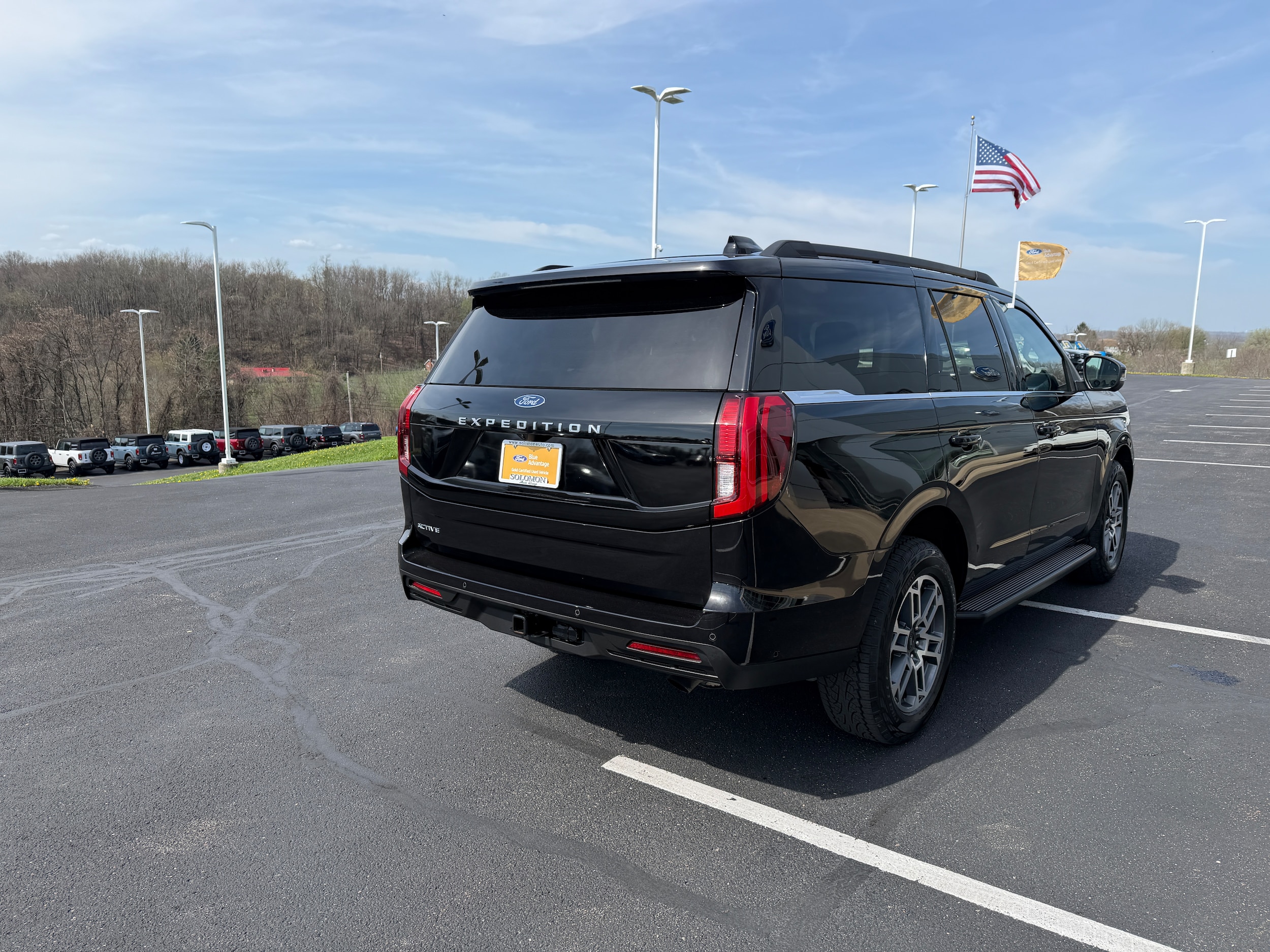 View vehicle photo 6