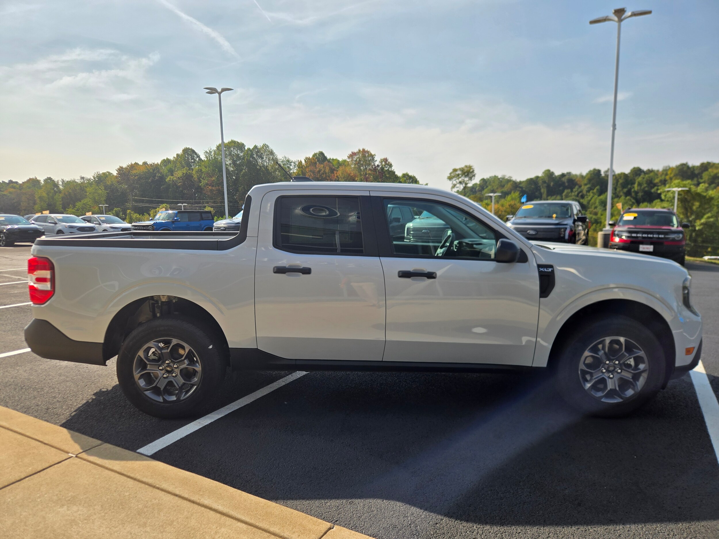 2025 Ford Maverick XLT photo 2