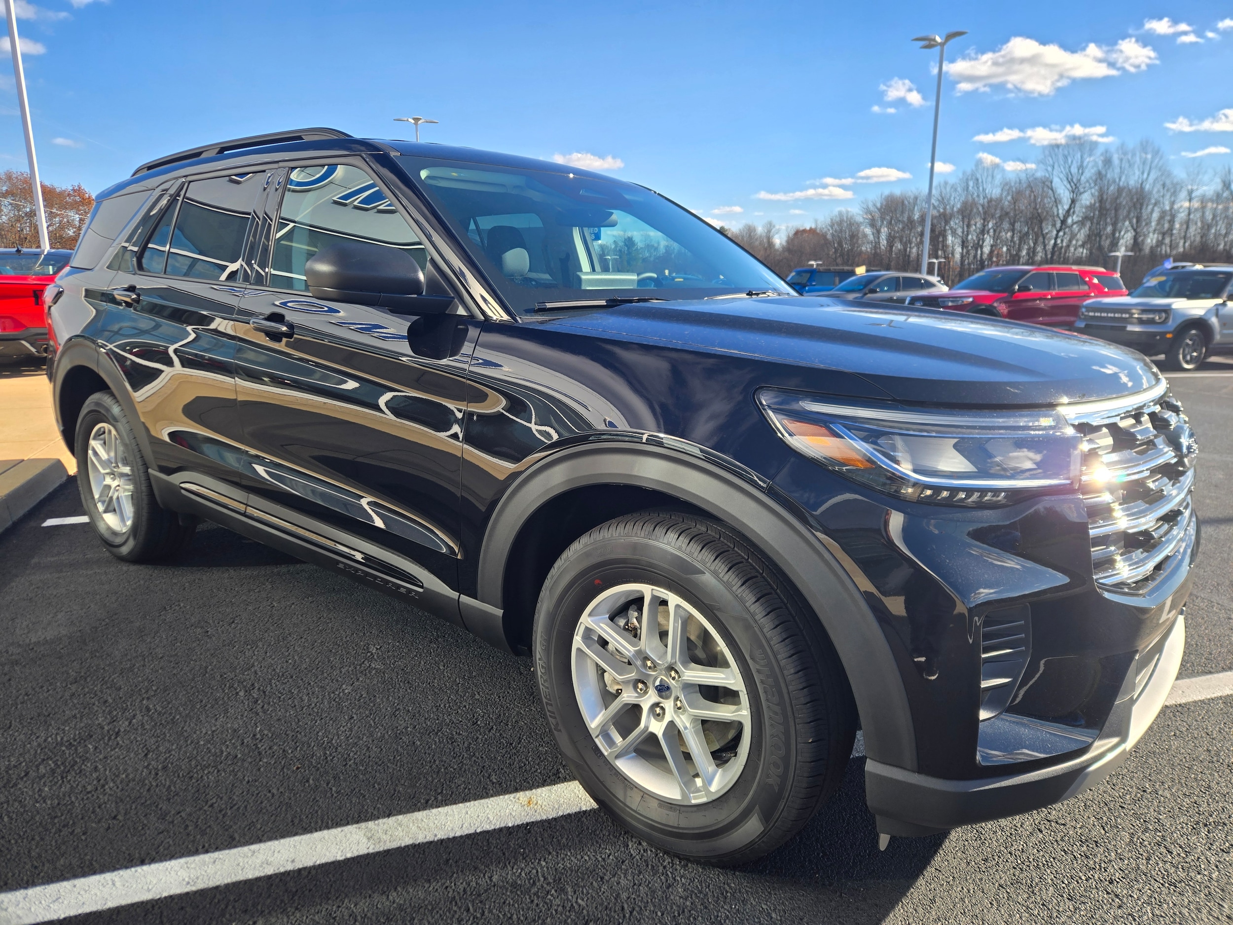 2026 Ford Explorer photo 2