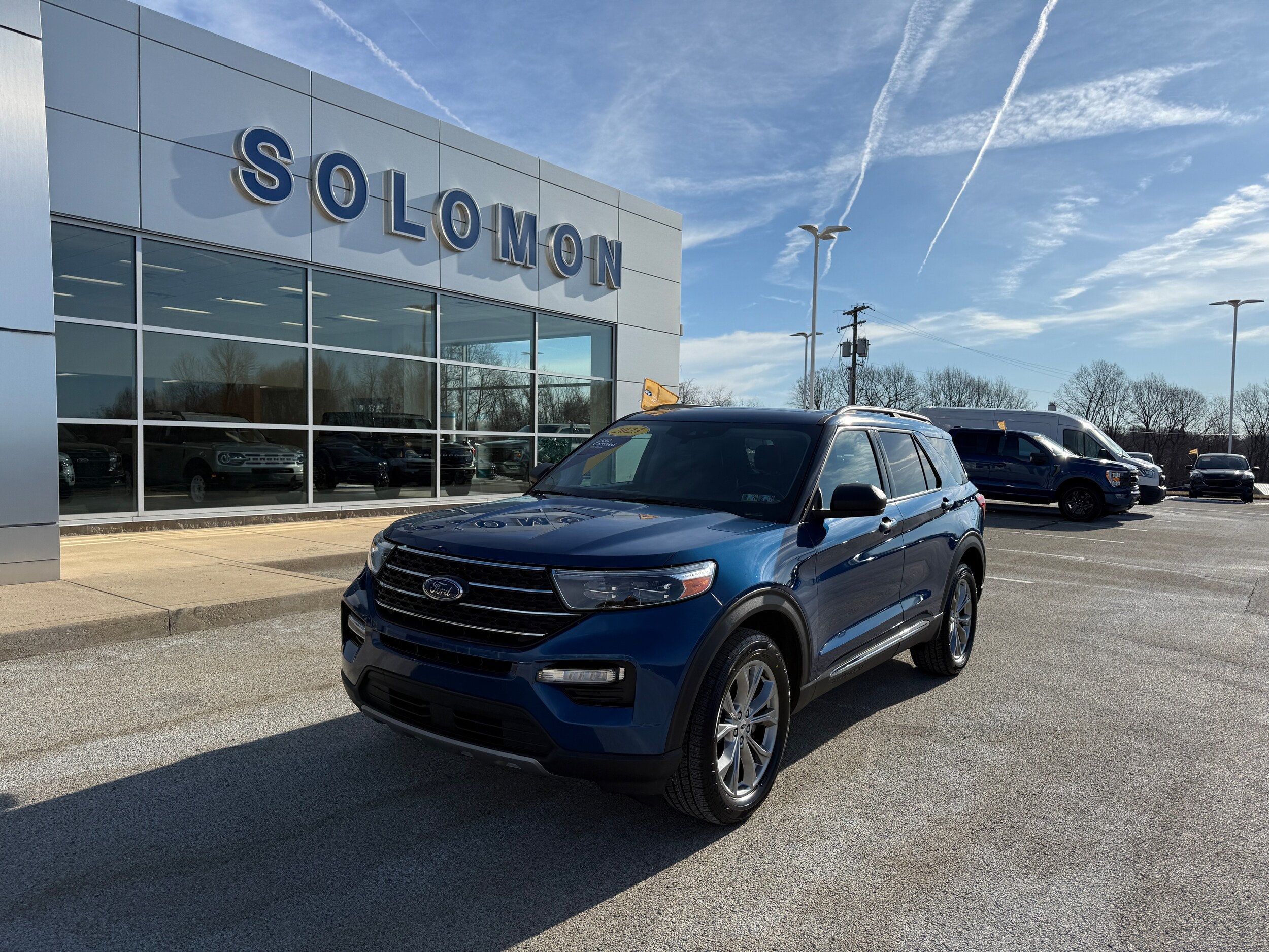 2023 Ford Explorer XLT photo 2