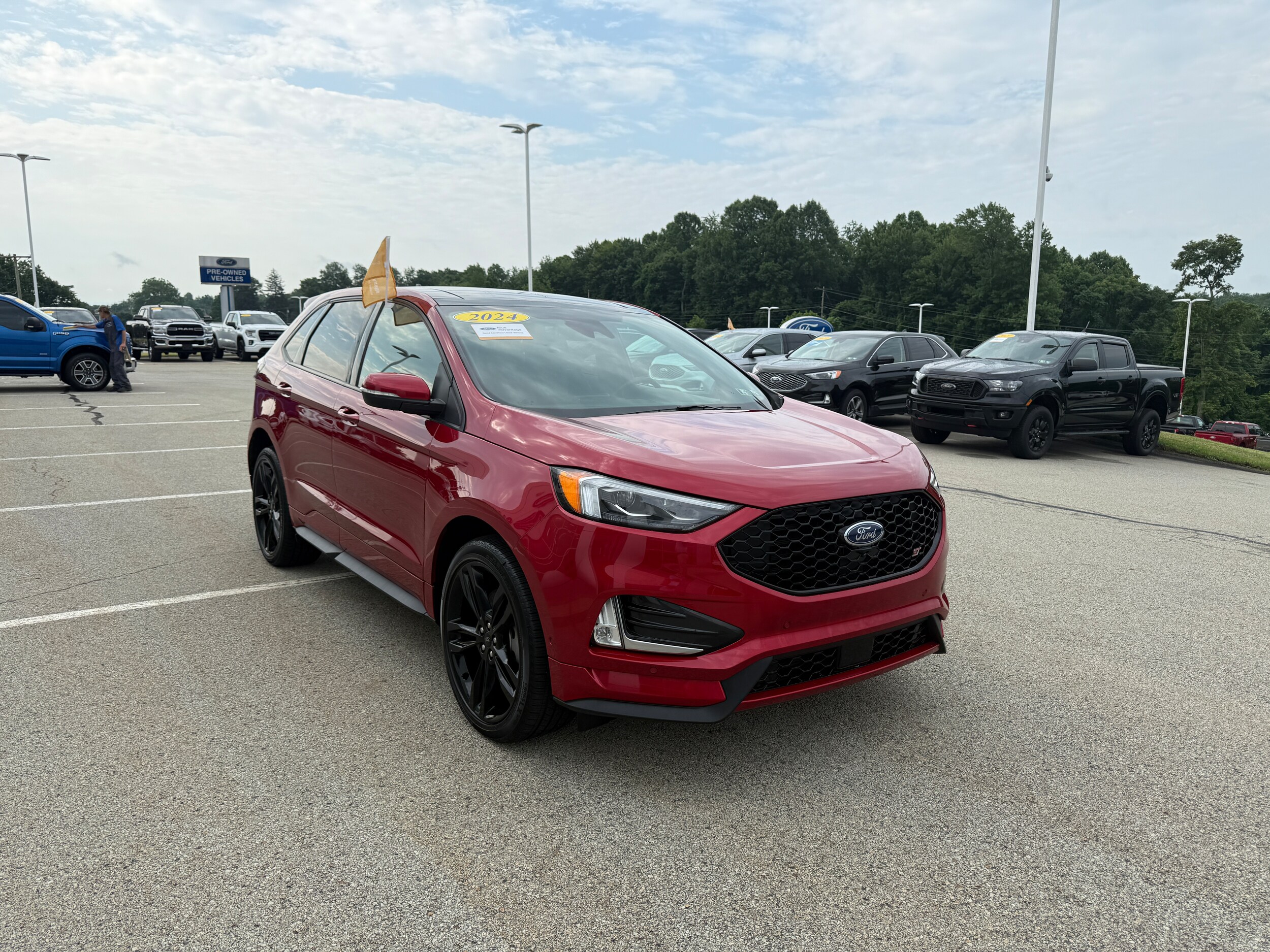 2024 Ford Edge ST photo 3