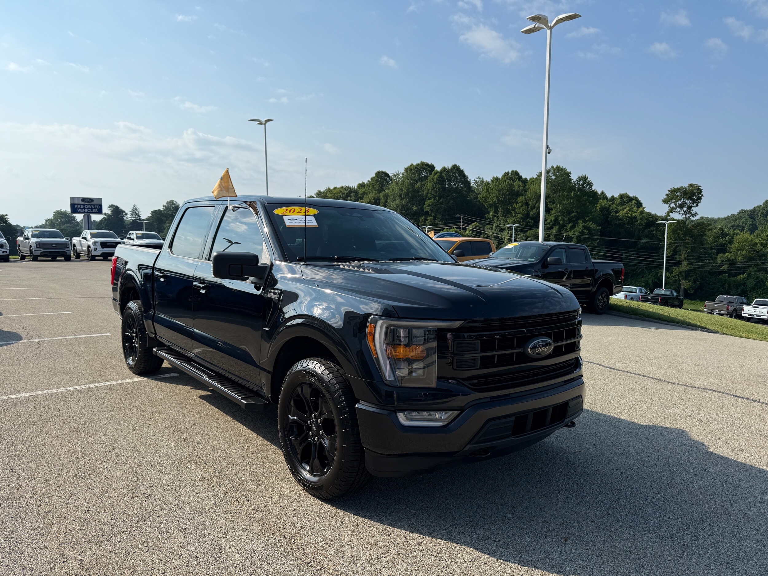 2023 Ford F-150 XLT photo 2