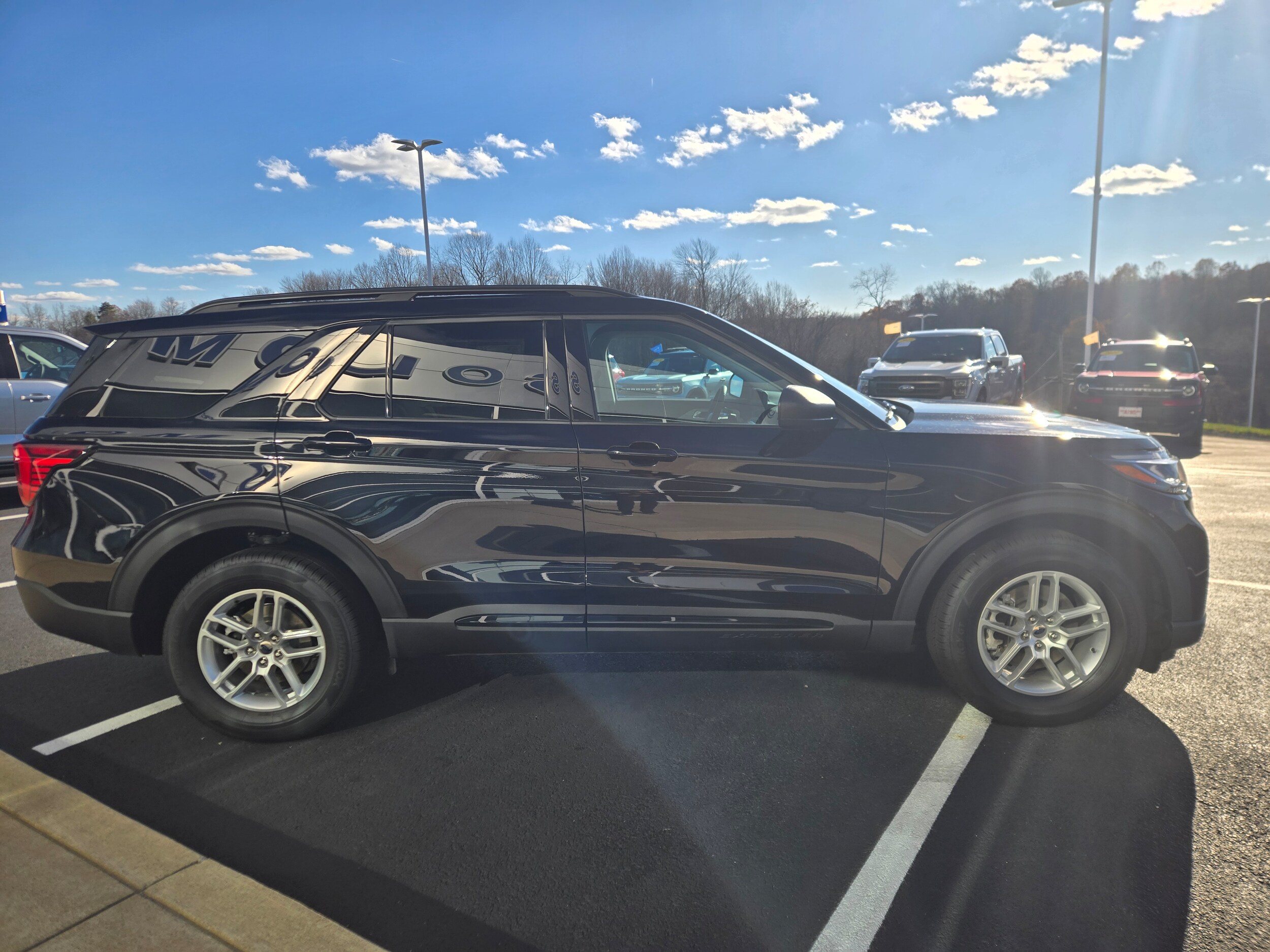 2026 Ford Explorer photo 3