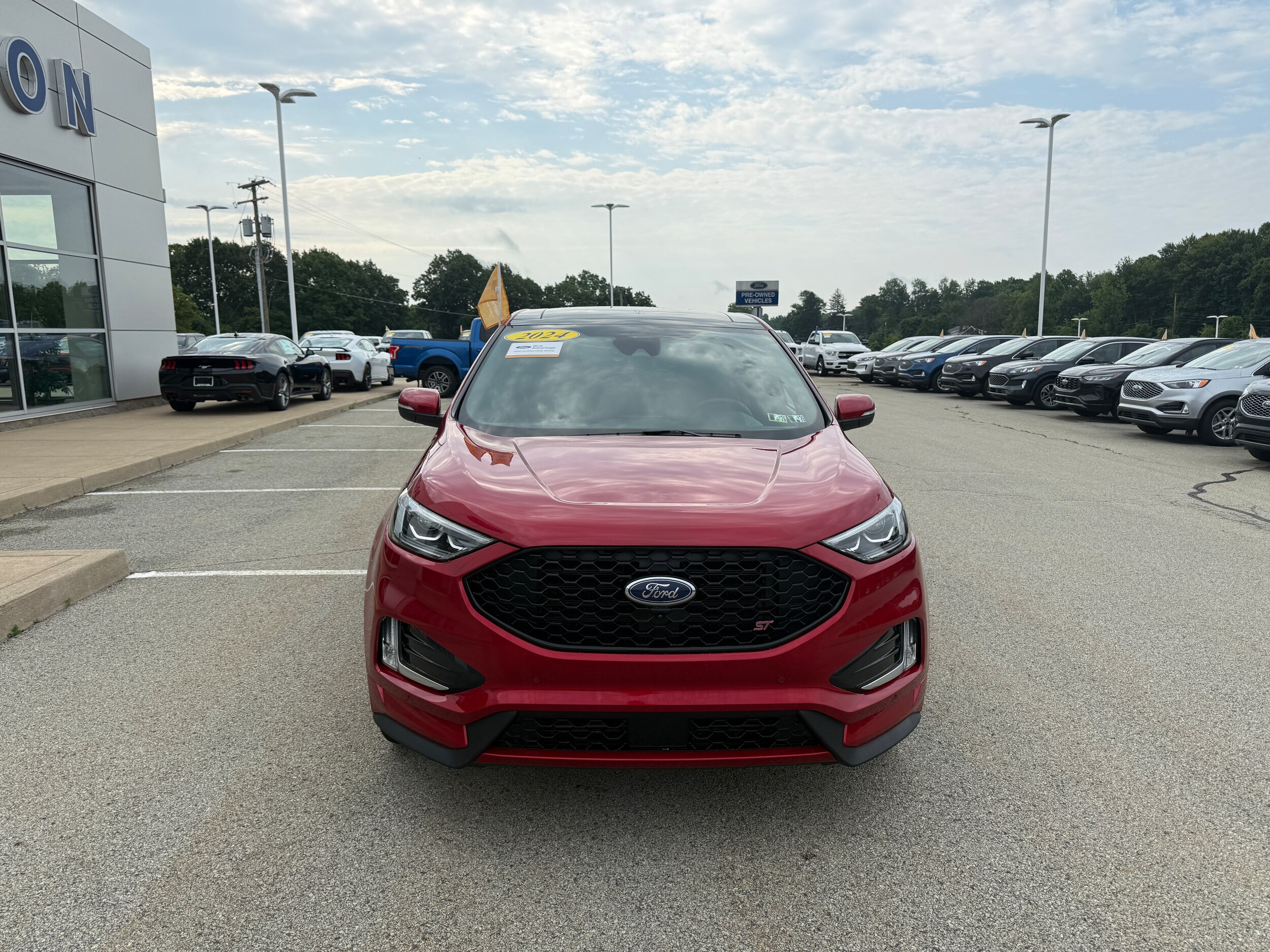 2024 Ford Edge ST photo 2