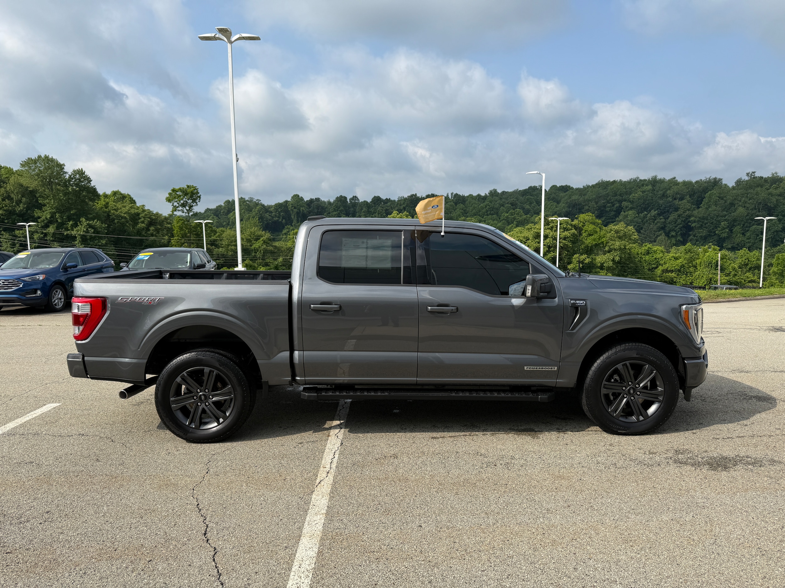 2023 Ford F-150 Lariat photo 3