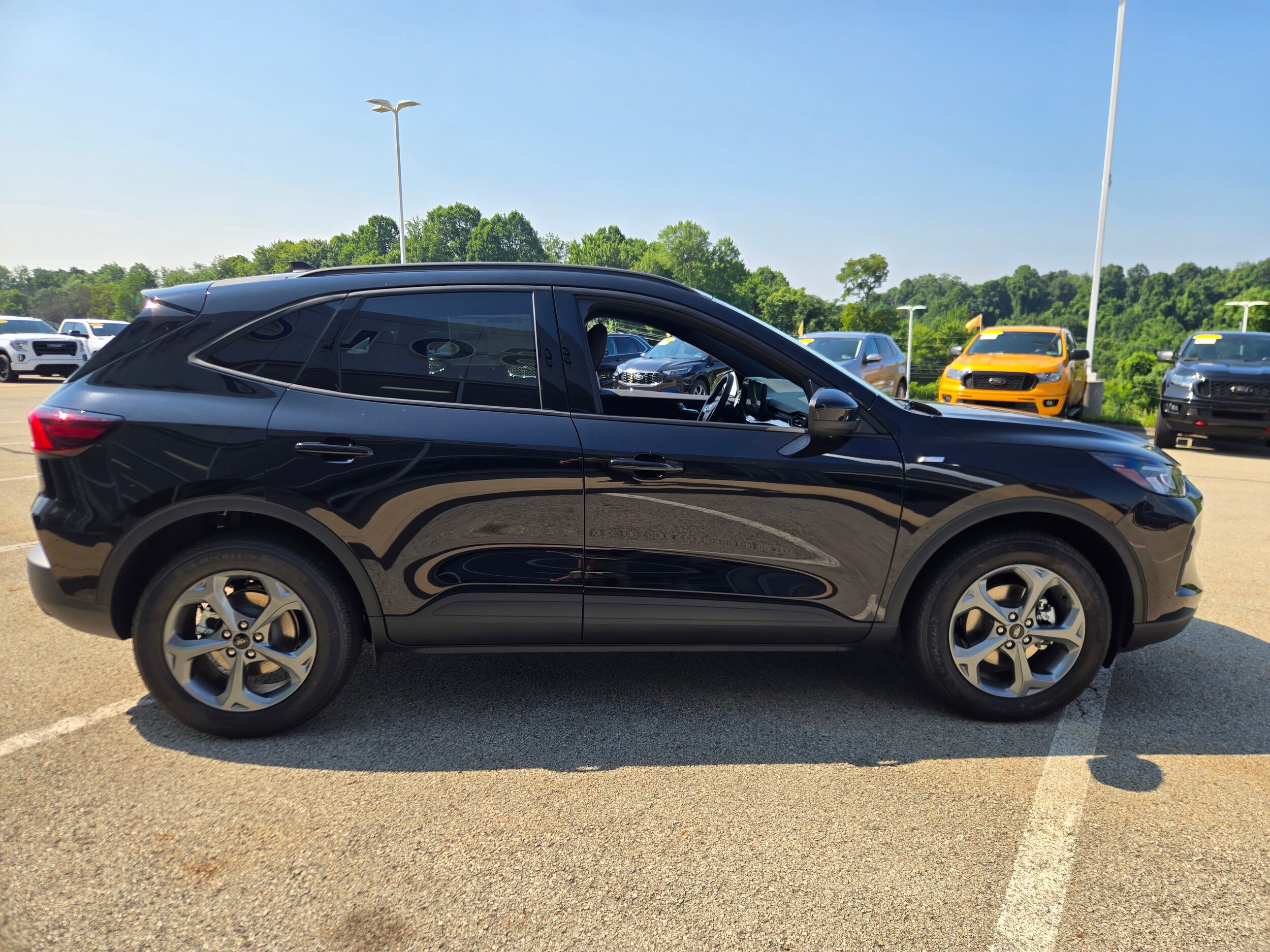 2025 Ford Escape ST-Line Select photo 4