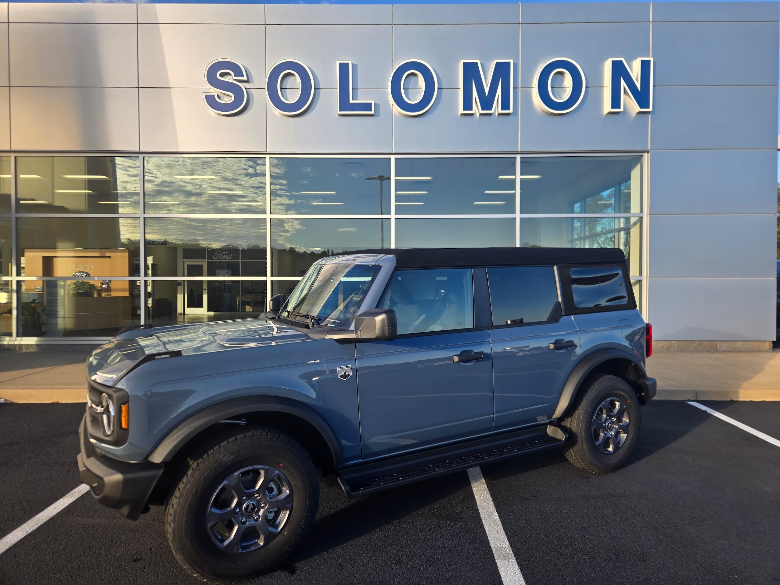 2025 Ford Bronco 4-Door Big Bend's photo