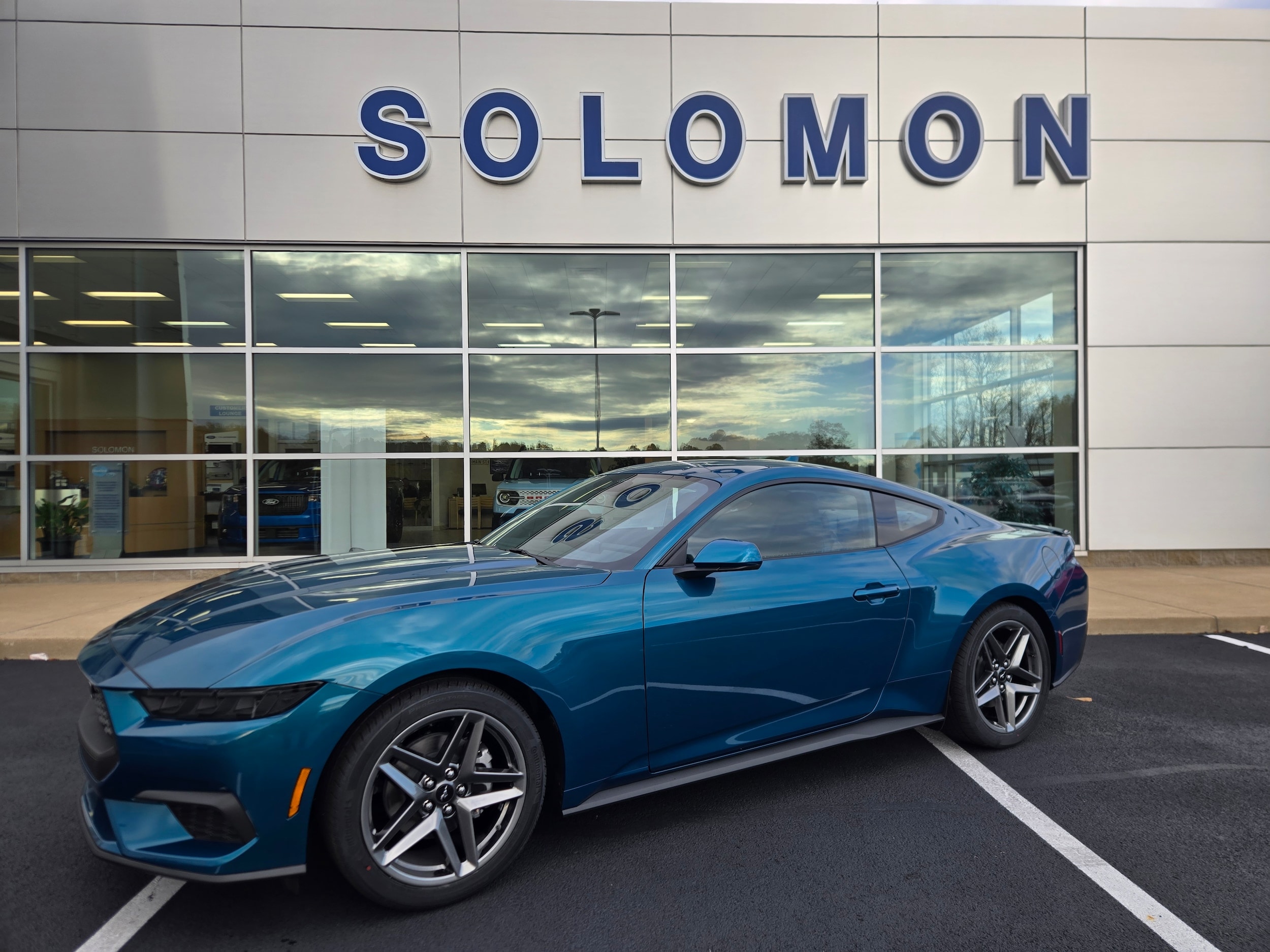 2026 Ford Mustang EcoBoost Premium's photo