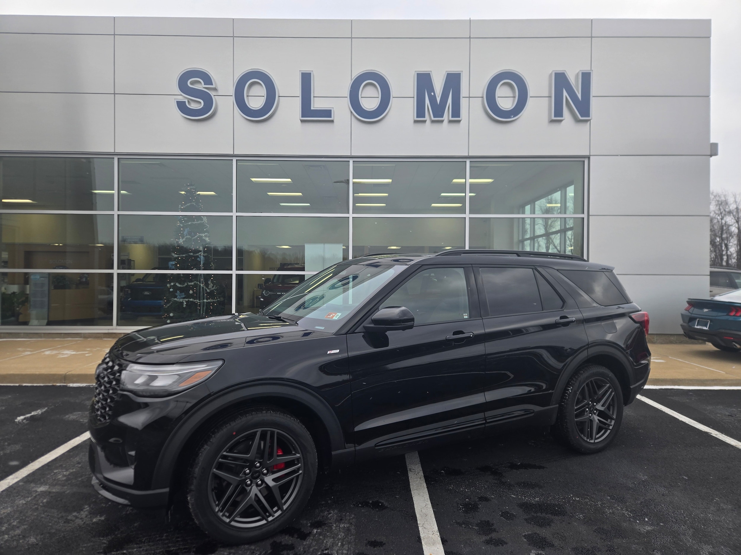 2026 Ford Explorer ST-LINE's photo