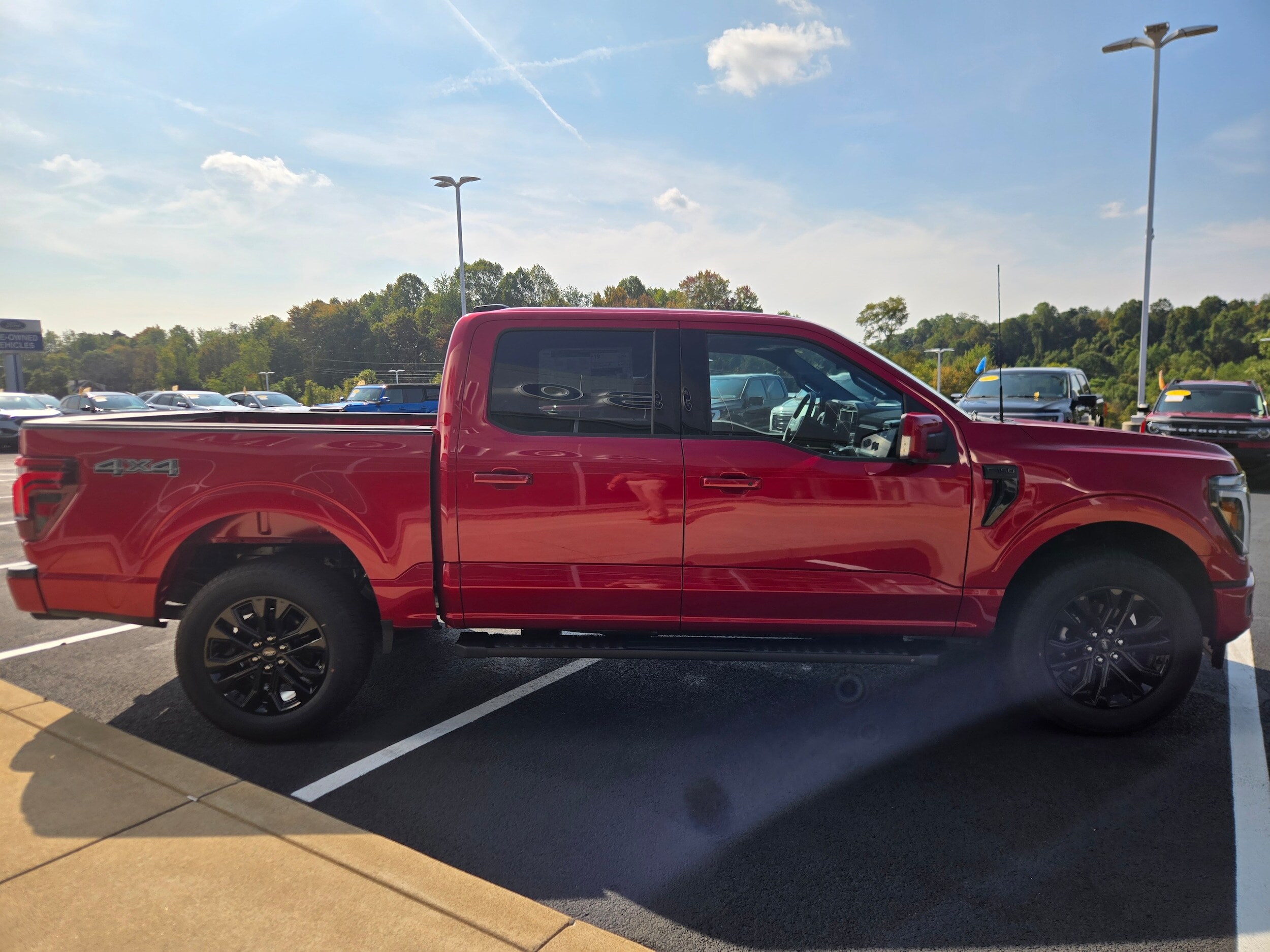 2025 Ford F-150 Lariat photo 4