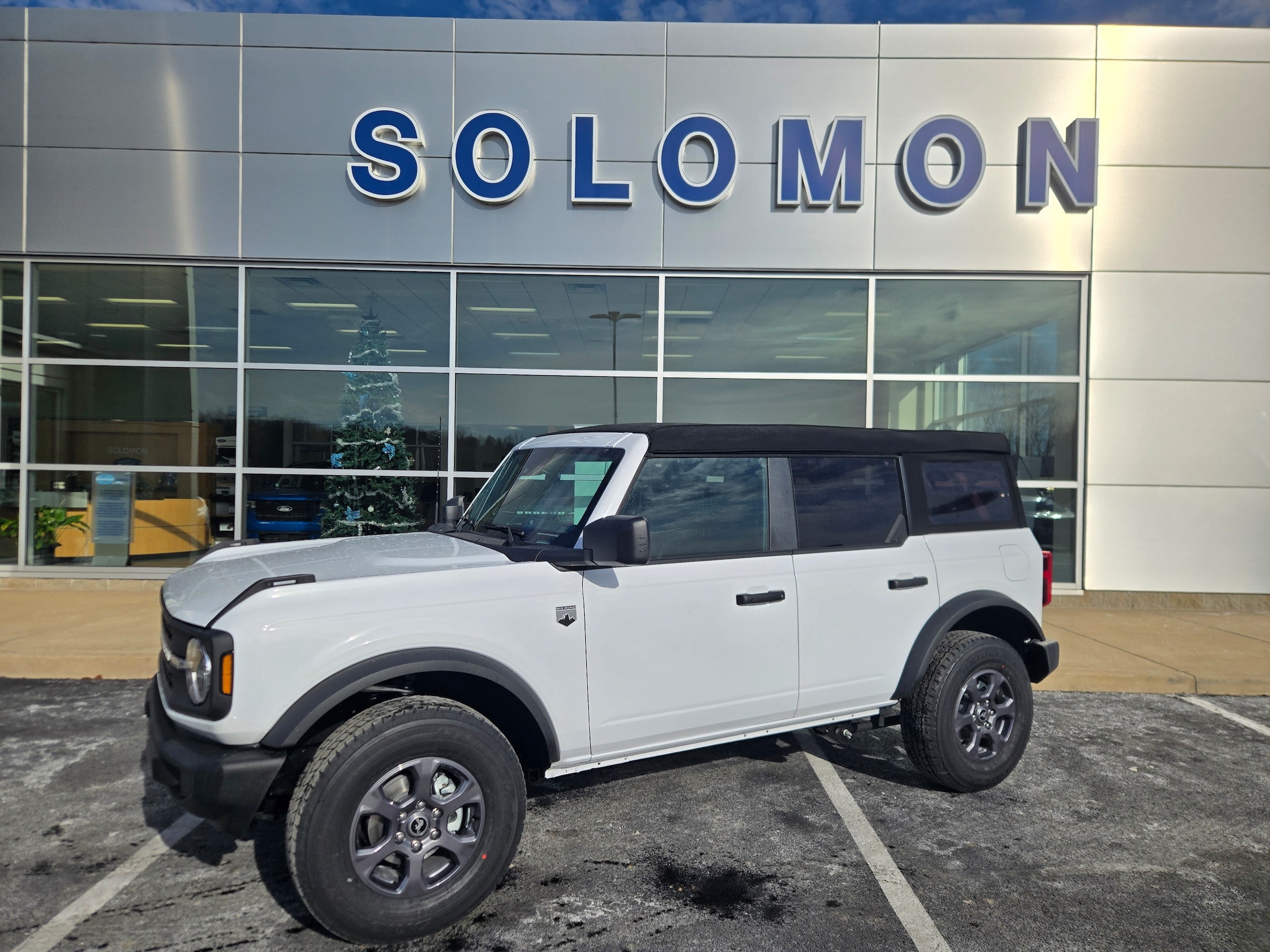 2025 Ford Bronco 4-Door Big Bend's photo