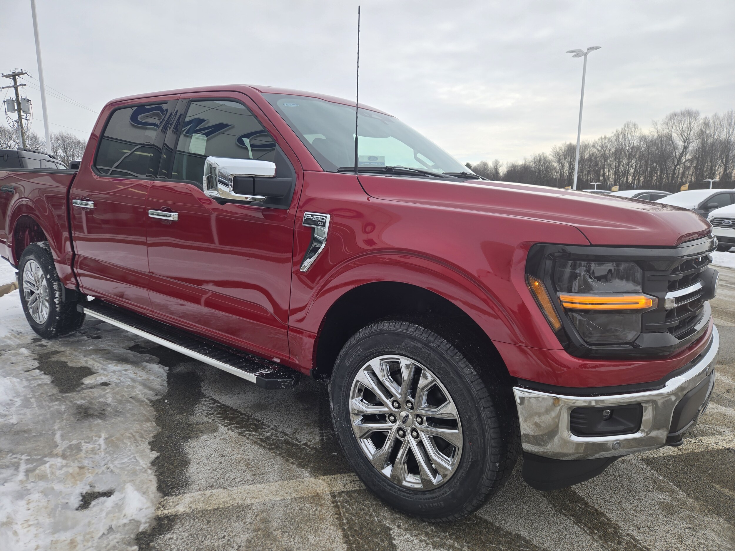 2025 Ford F-150 XLT photo 2