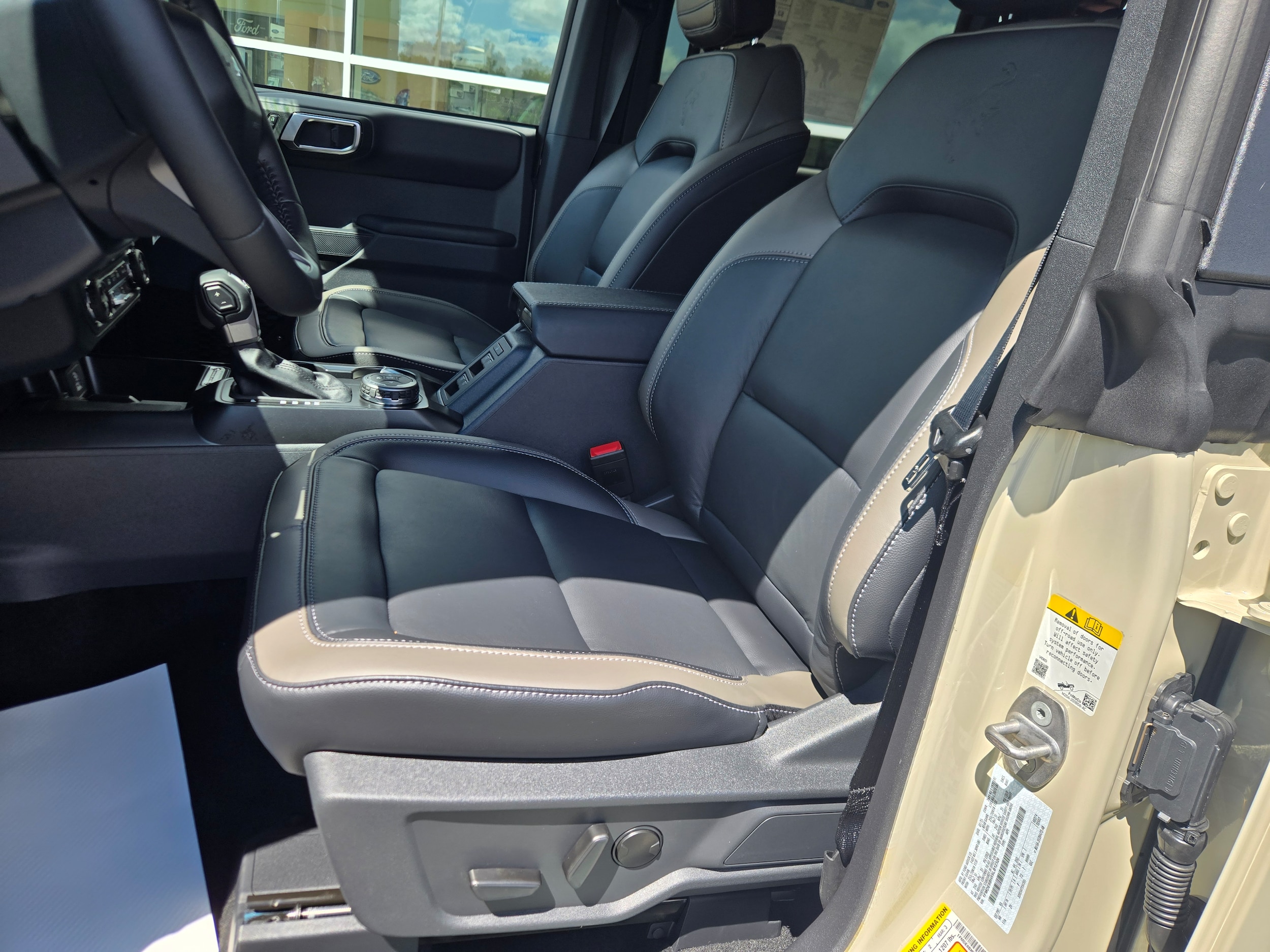 2025 Ford Bronco 4-Door Outer Banks - Photo 11