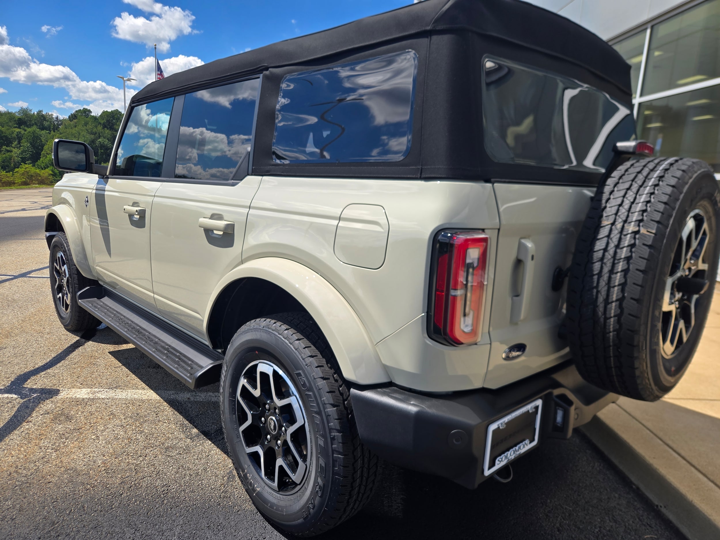 2025 Ford Bronco 4-Door Outer Banks - Photo 8