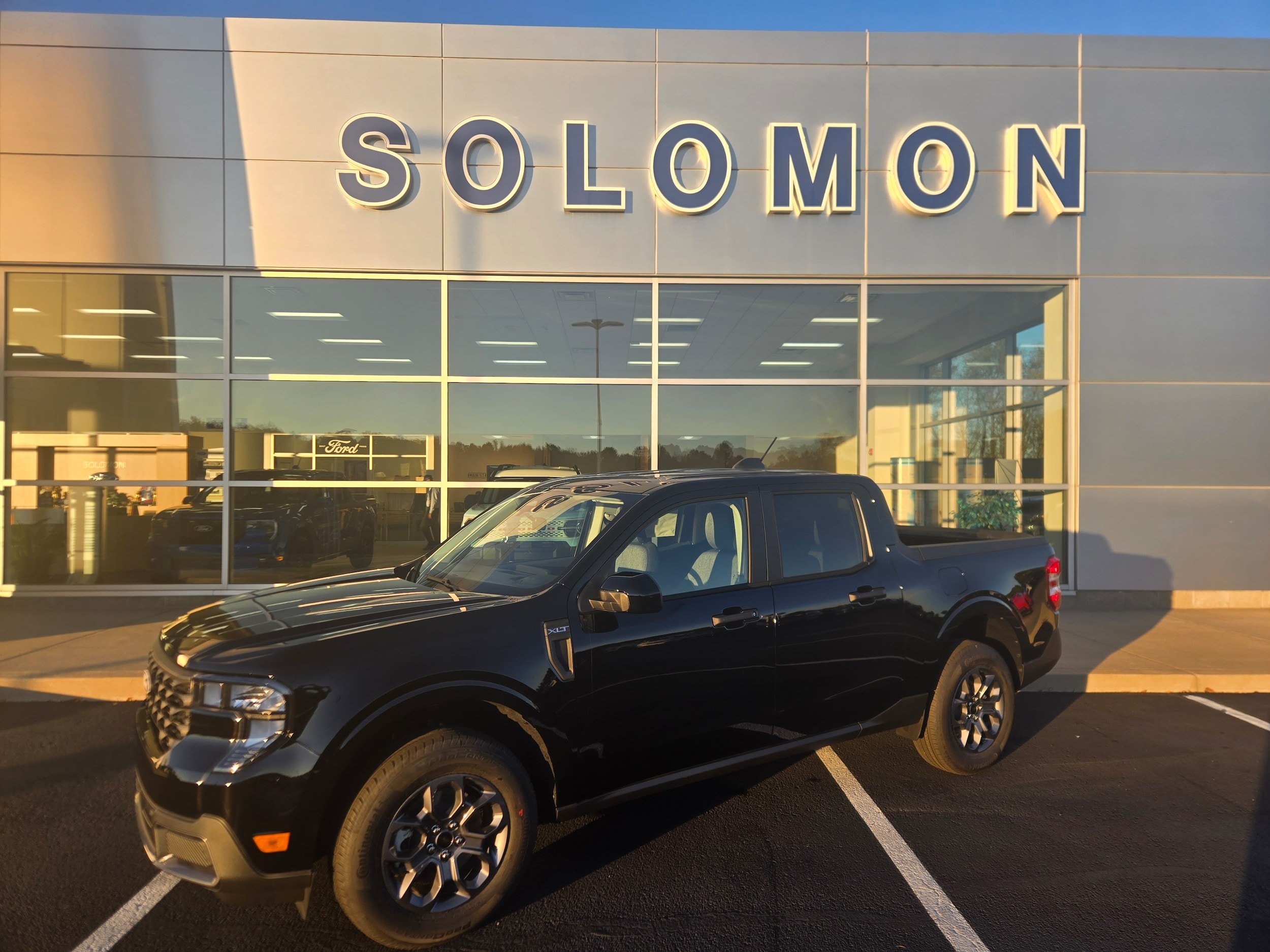 2025 Ford Maverick XLT's photo