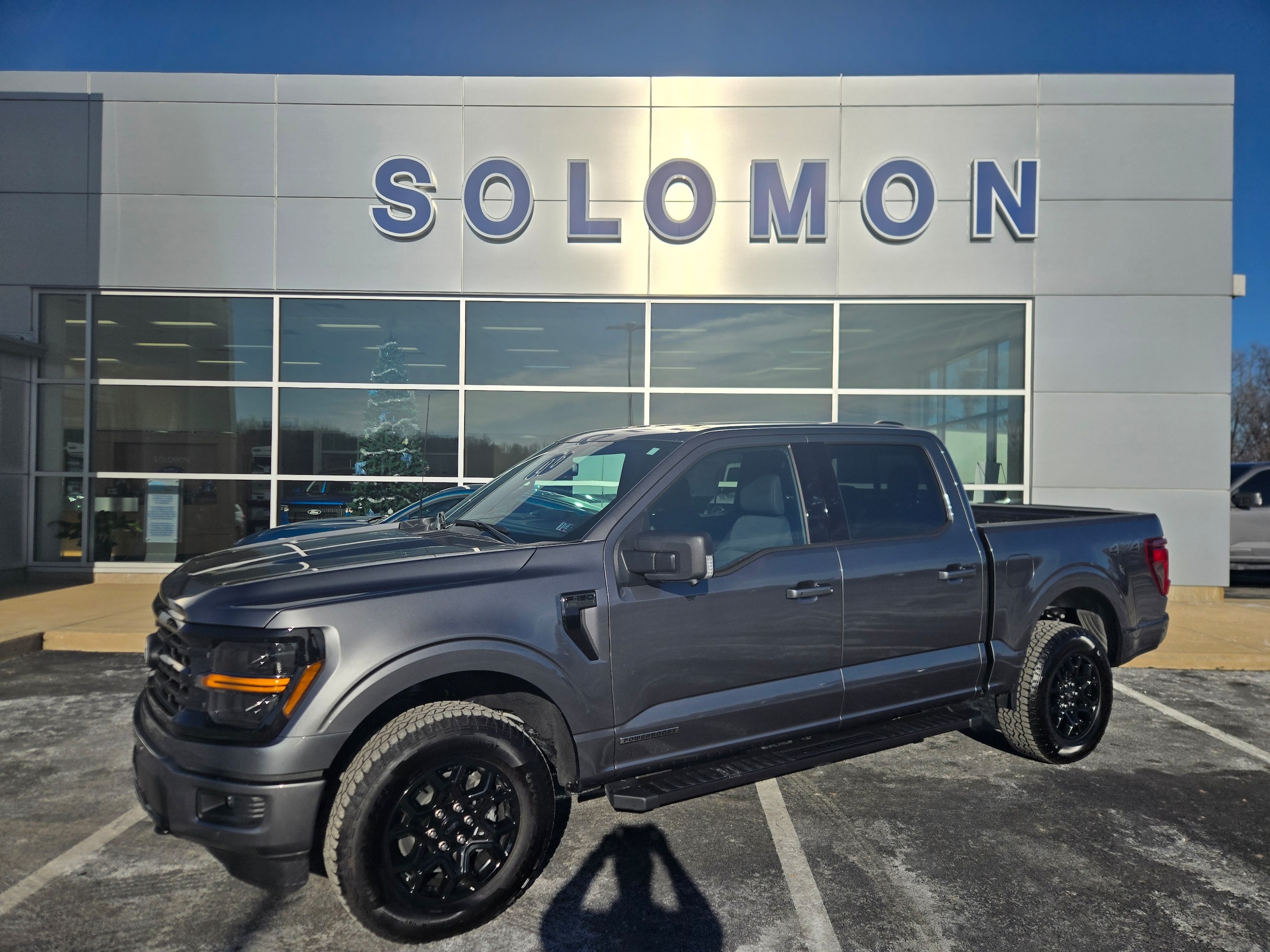 2025 Ford F-150 XLT's photo