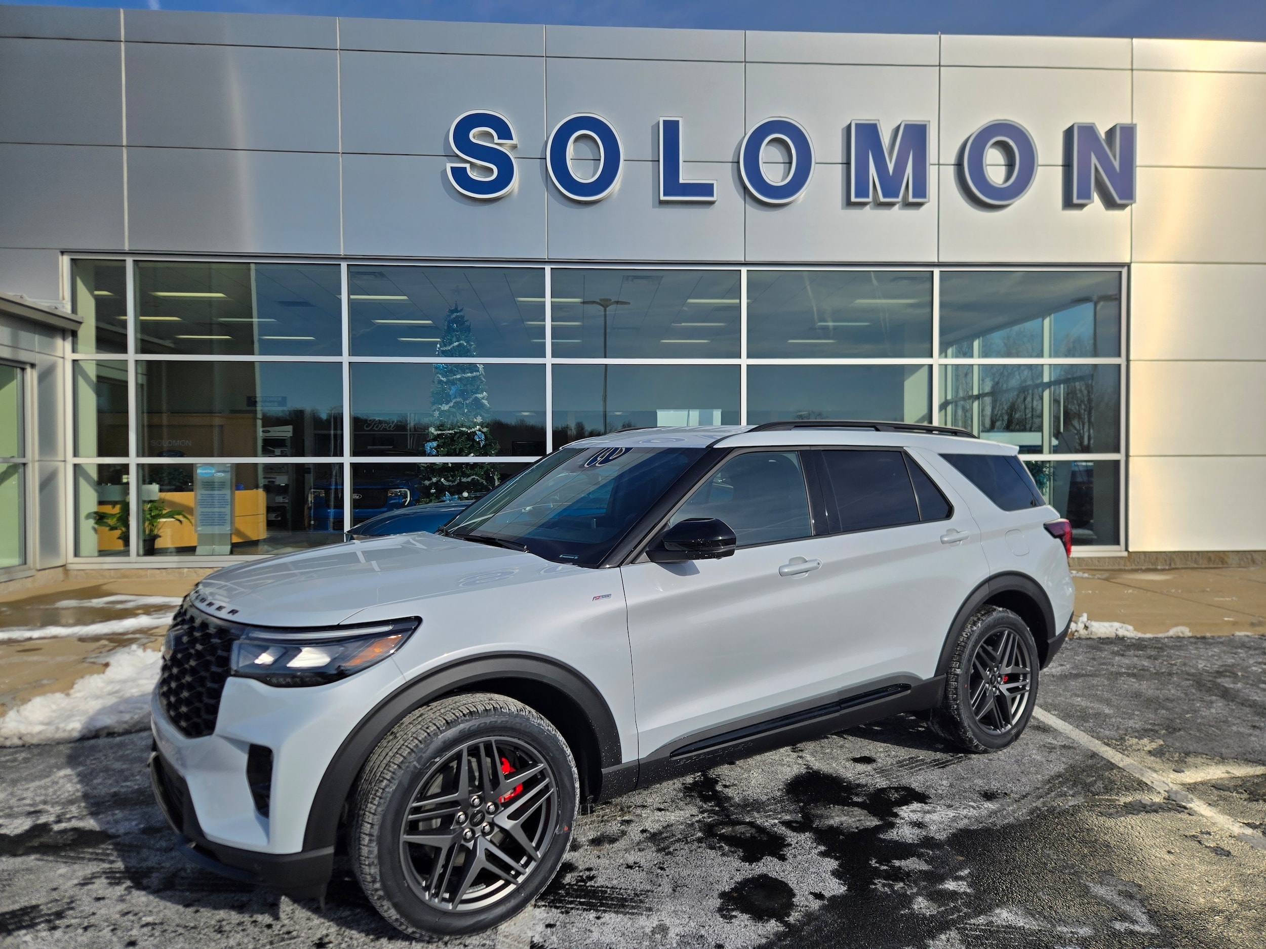 2026 Ford Explorer ST-LINE's photo