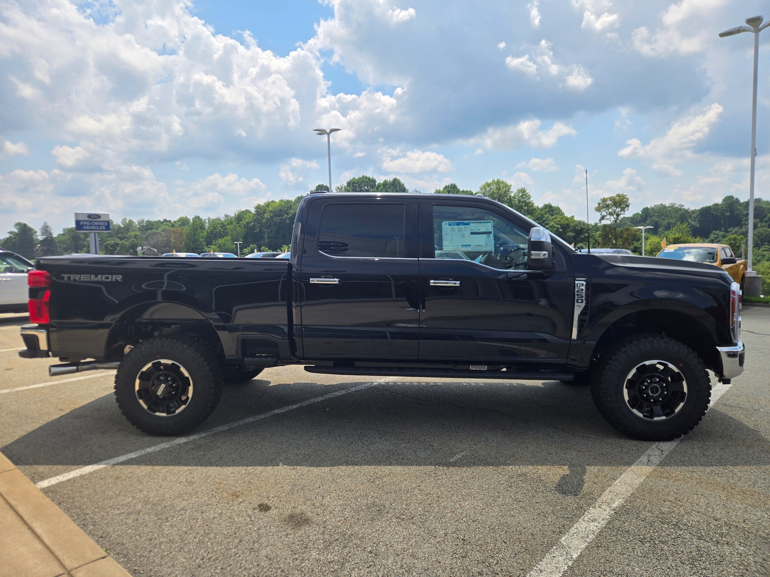 2025 Ford F-250 Lariat Tremor photo 3