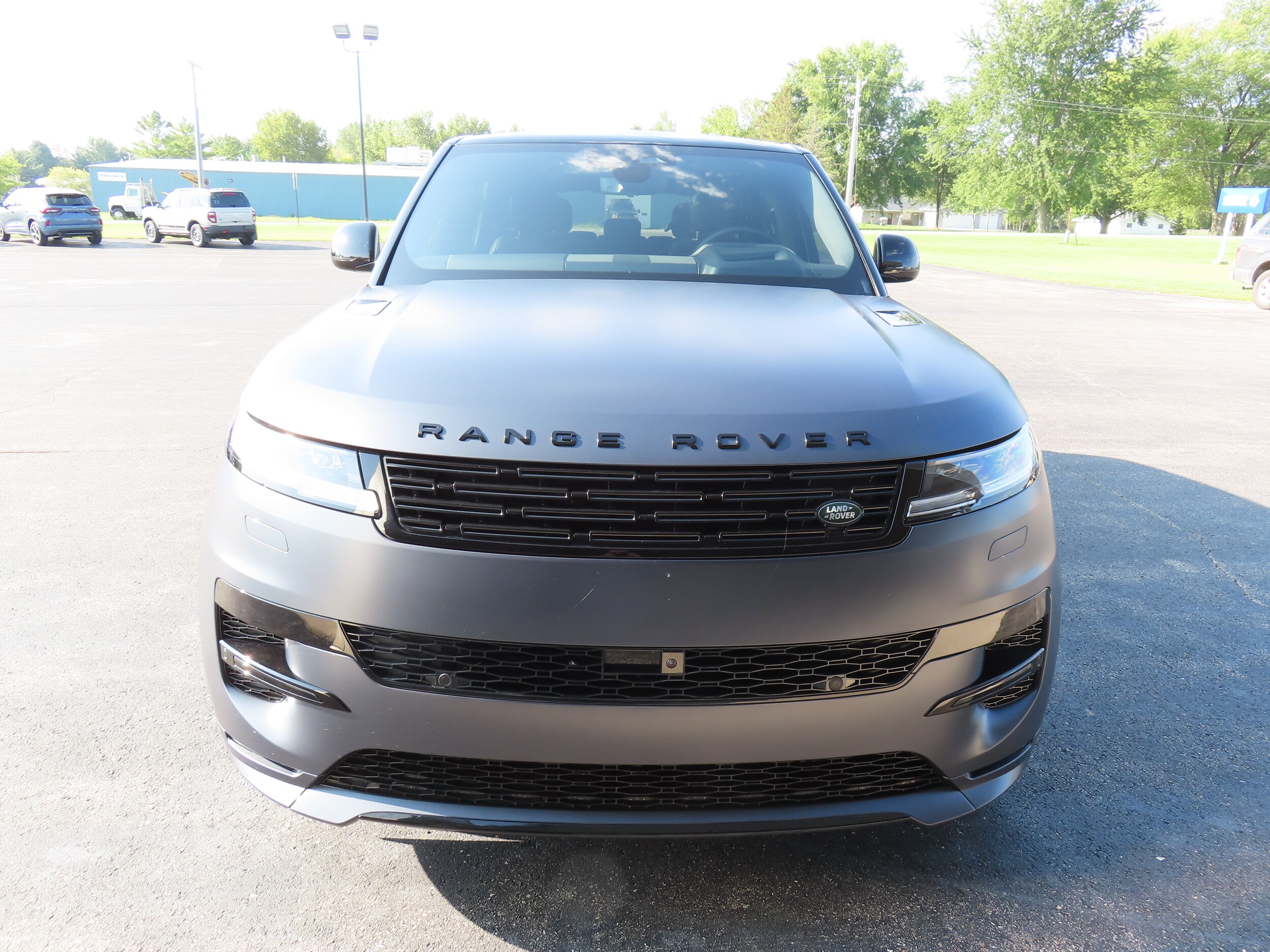 Used 2024 Land Rover Range Rover Sport SE Dynamic with VIN SAL1L9FU5RA187942 for sale in Berlin, WI