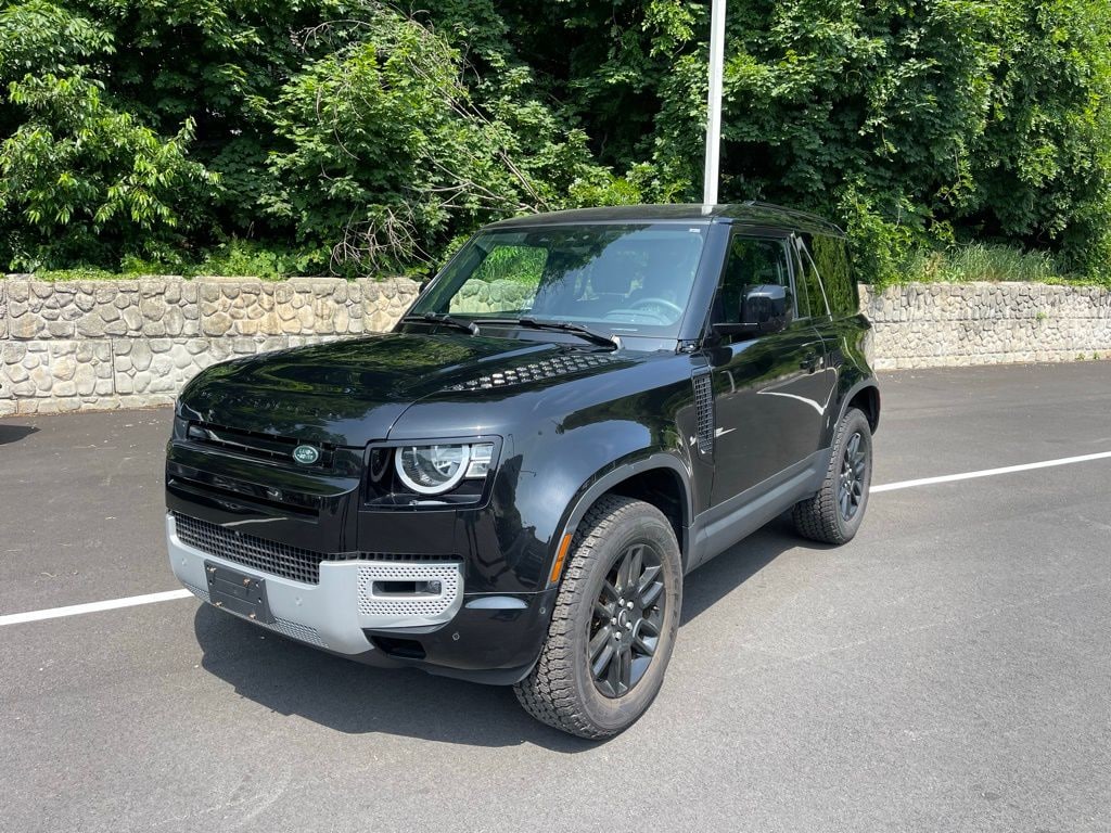 2023 Land Rover Defender S's photo