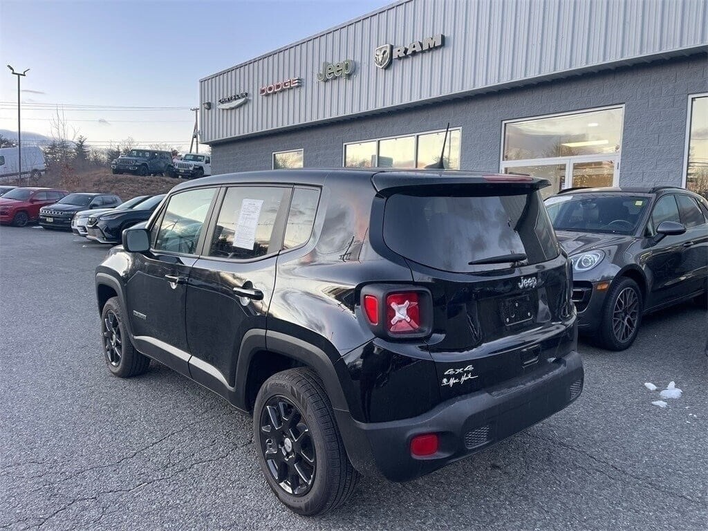 2023 Jeep Renegade Latitude photo 4