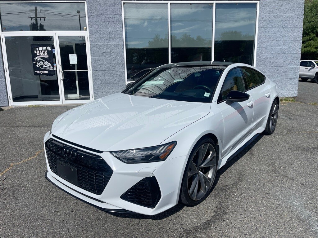 2021 Audi RS 7 Base photo 2