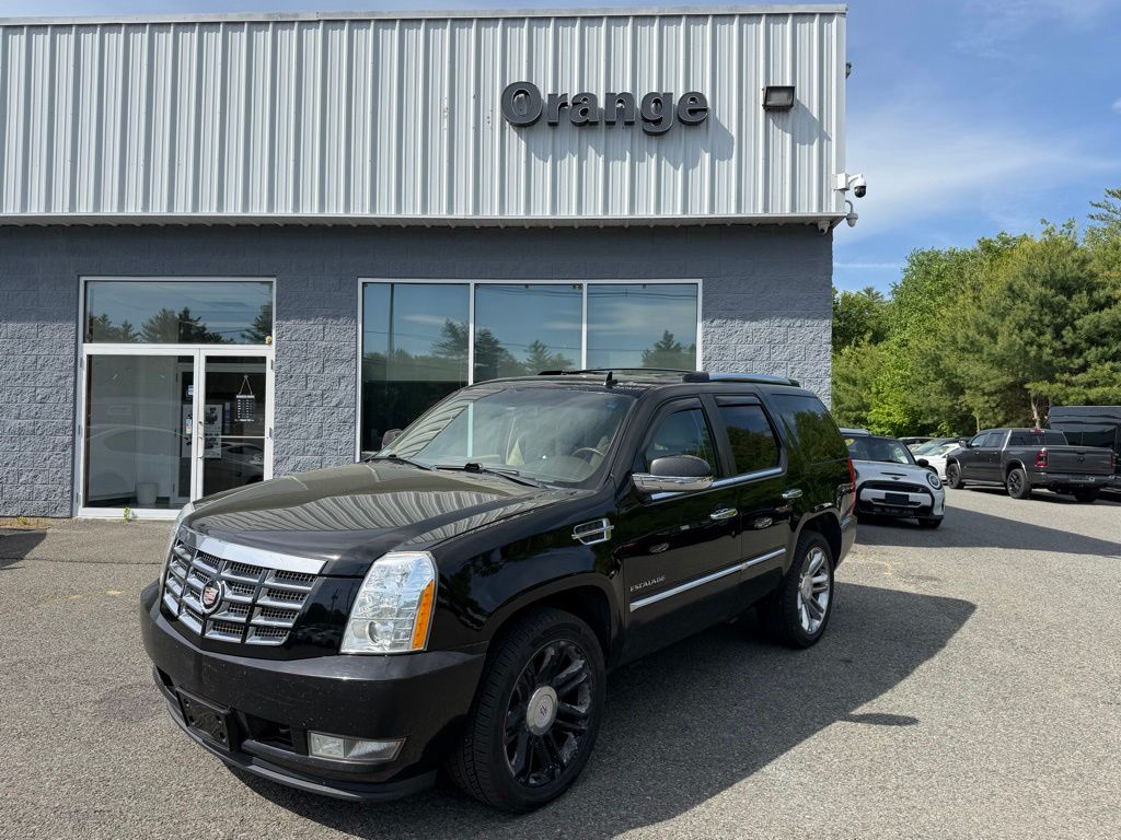 2010 Cadillac Escalade AWD Premium's photo