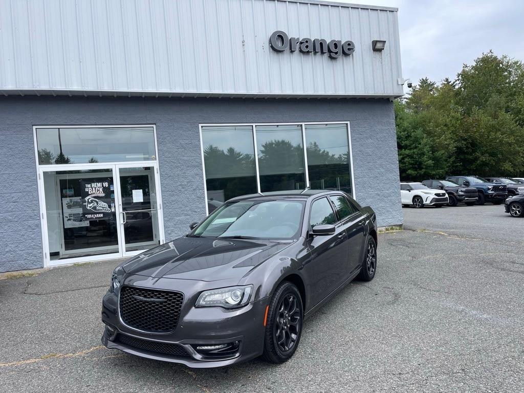 New 2023 Chrysler 300 TOURING L AWD Sedan